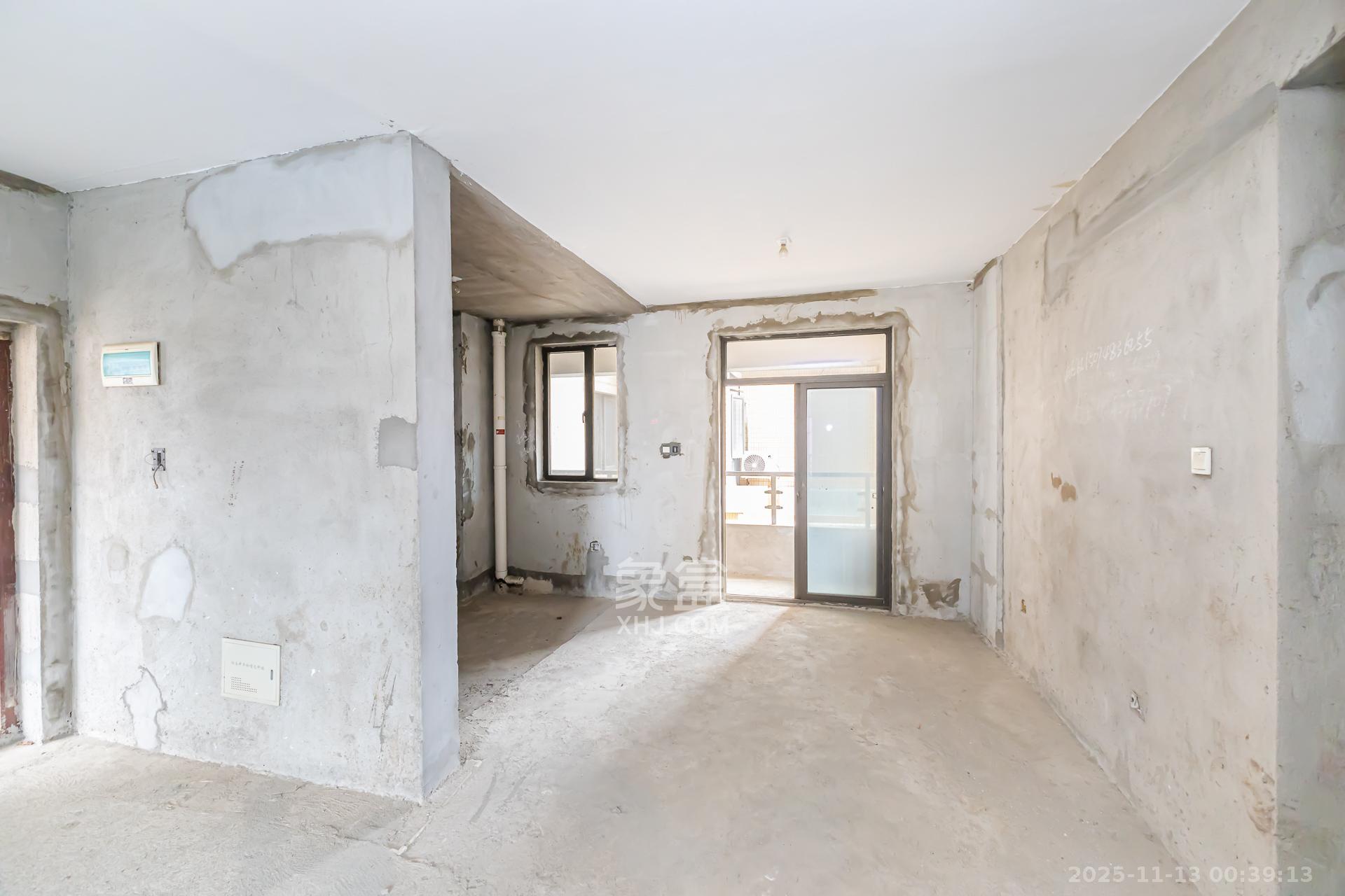 润和又一城  1室0厅0卫    88.0万客厅