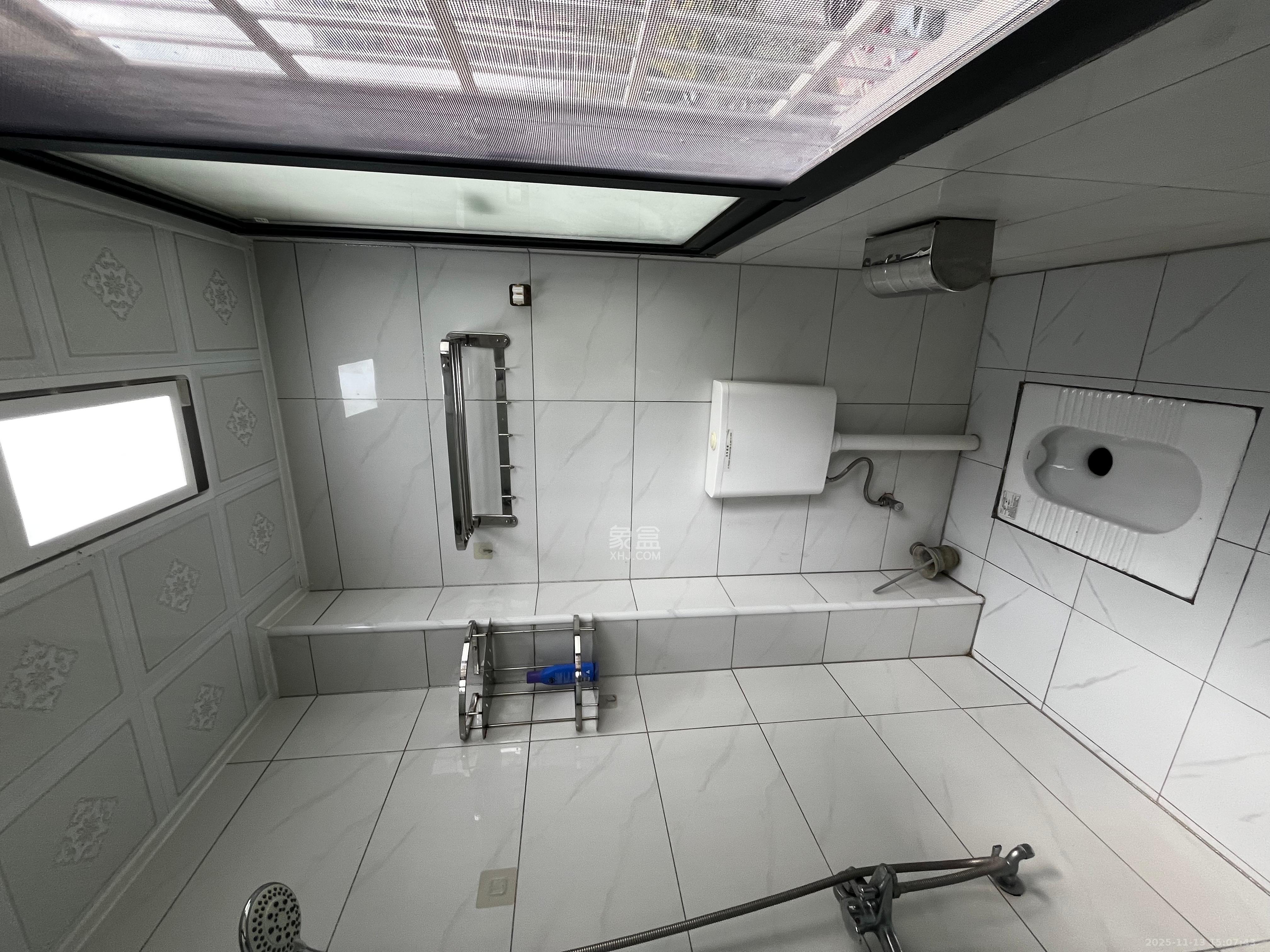 和润园一、二期  1室1厅1卫    1300.0元/月室内图