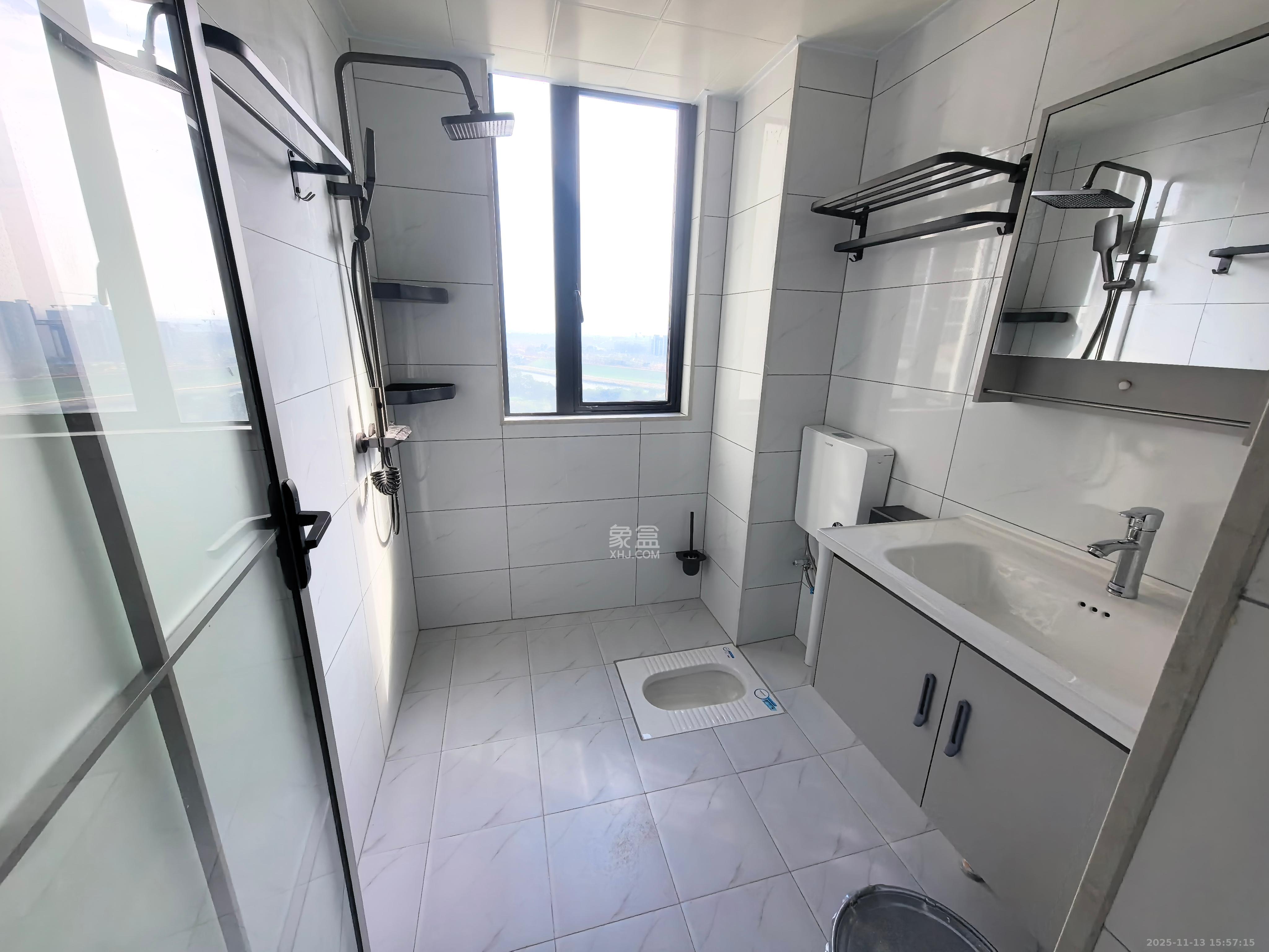 和景家园二期  2室2厅1卫    2000.0元/月室内图