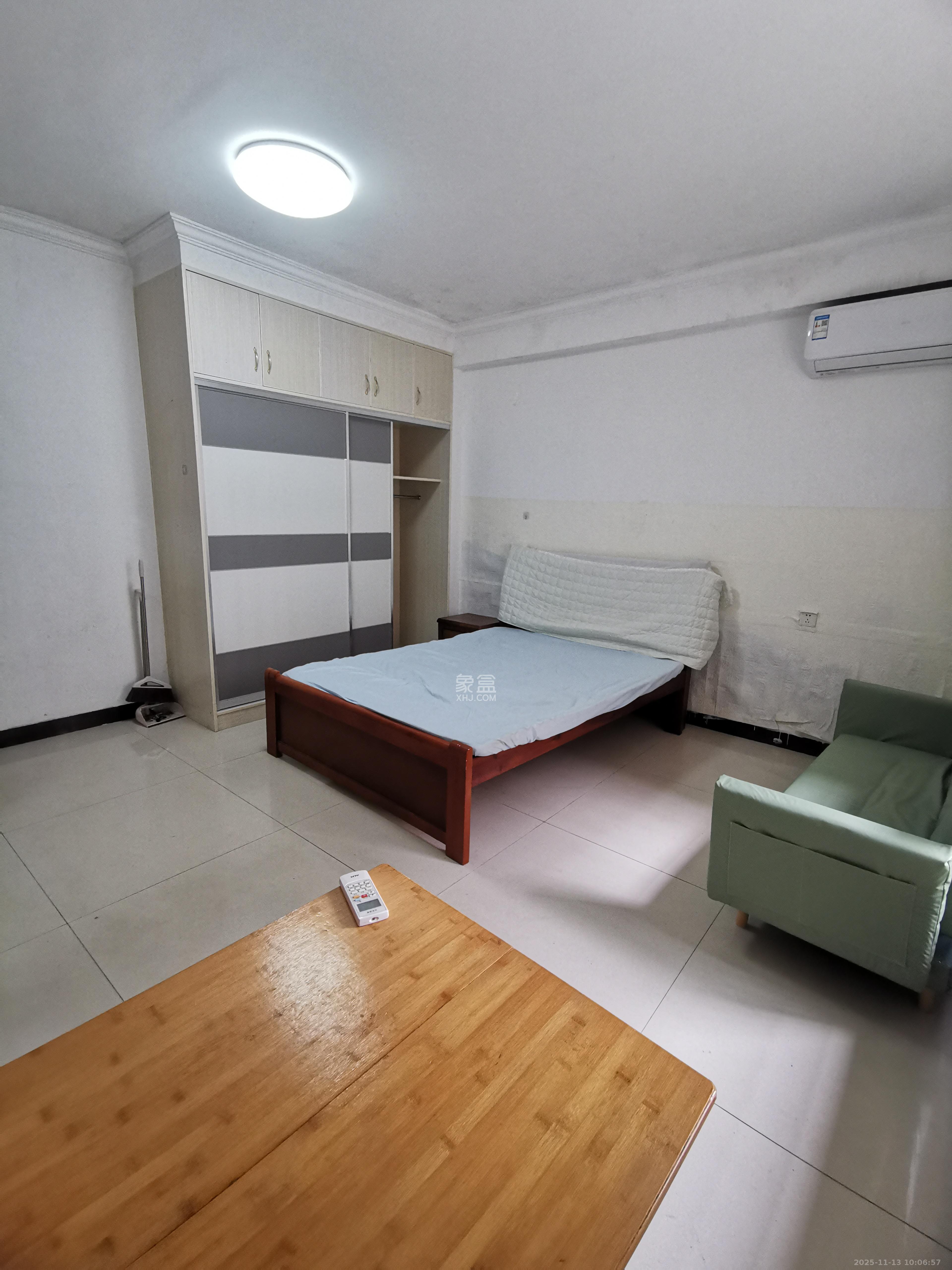 和馨园  1室2厅1卫    1100.0元/月