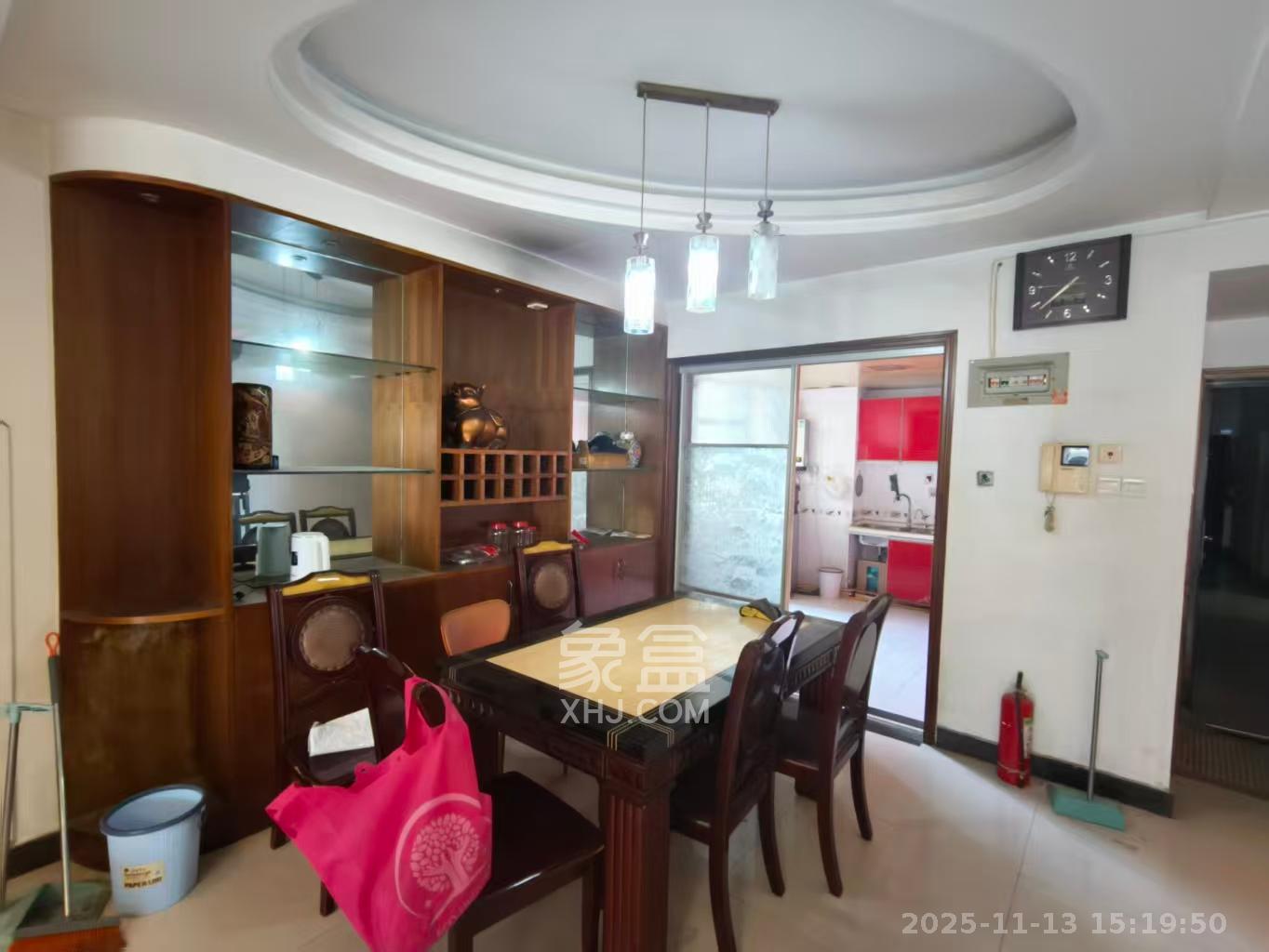 蓝山郡  3室2厅1卫    2000.0元/月室内图