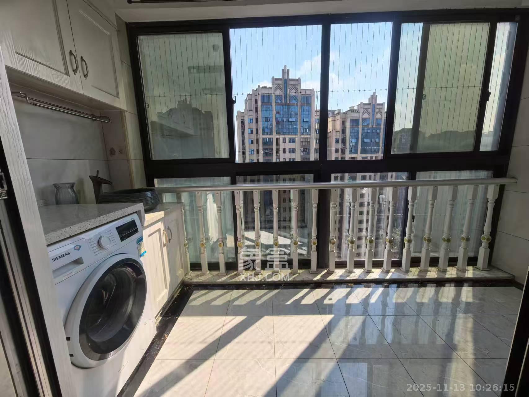 乾源国际  3室2厅1卫    2000.0元/月室内图