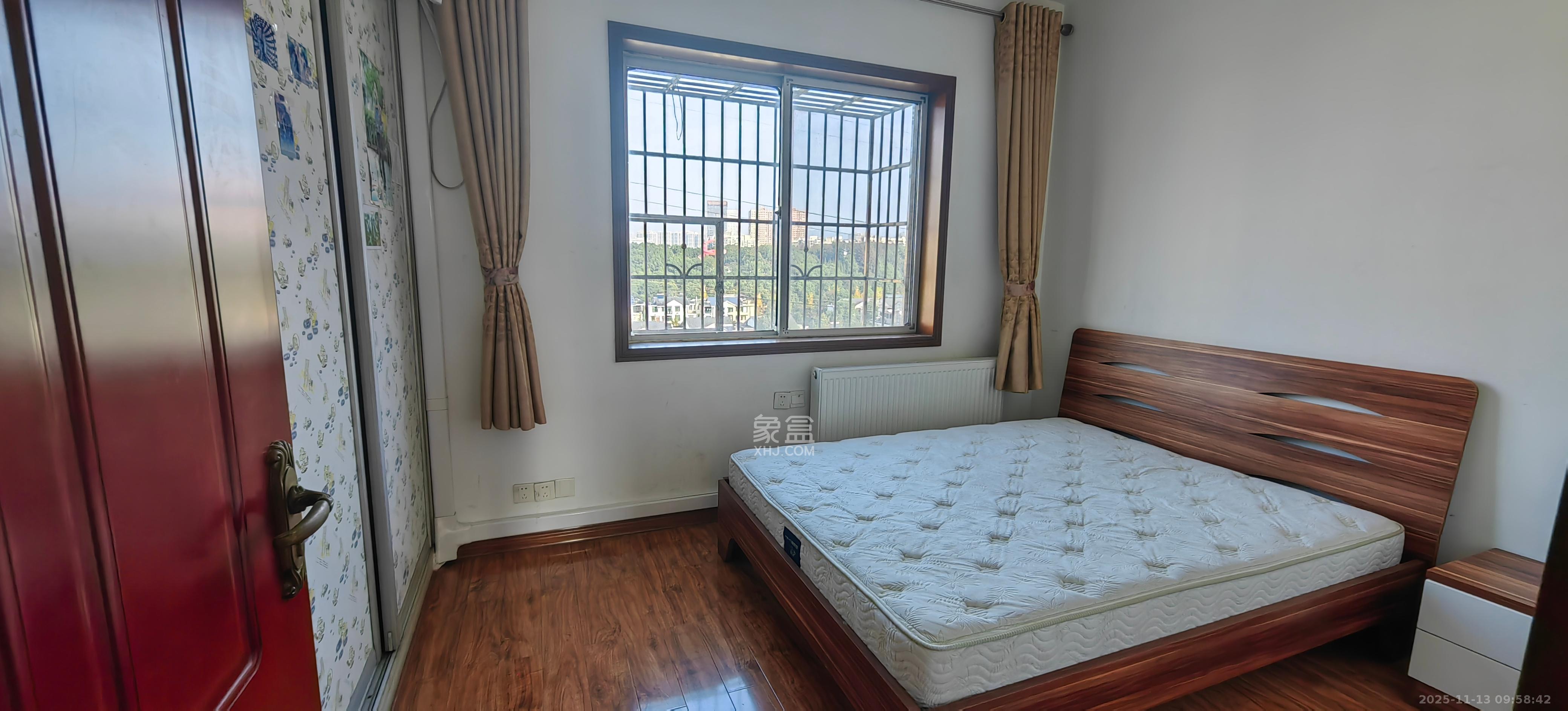 麓谷雅园 4室2厅2卫 2500.0元/月 麓谷雅园 4室2厅2卫 2500.0元/月室内图