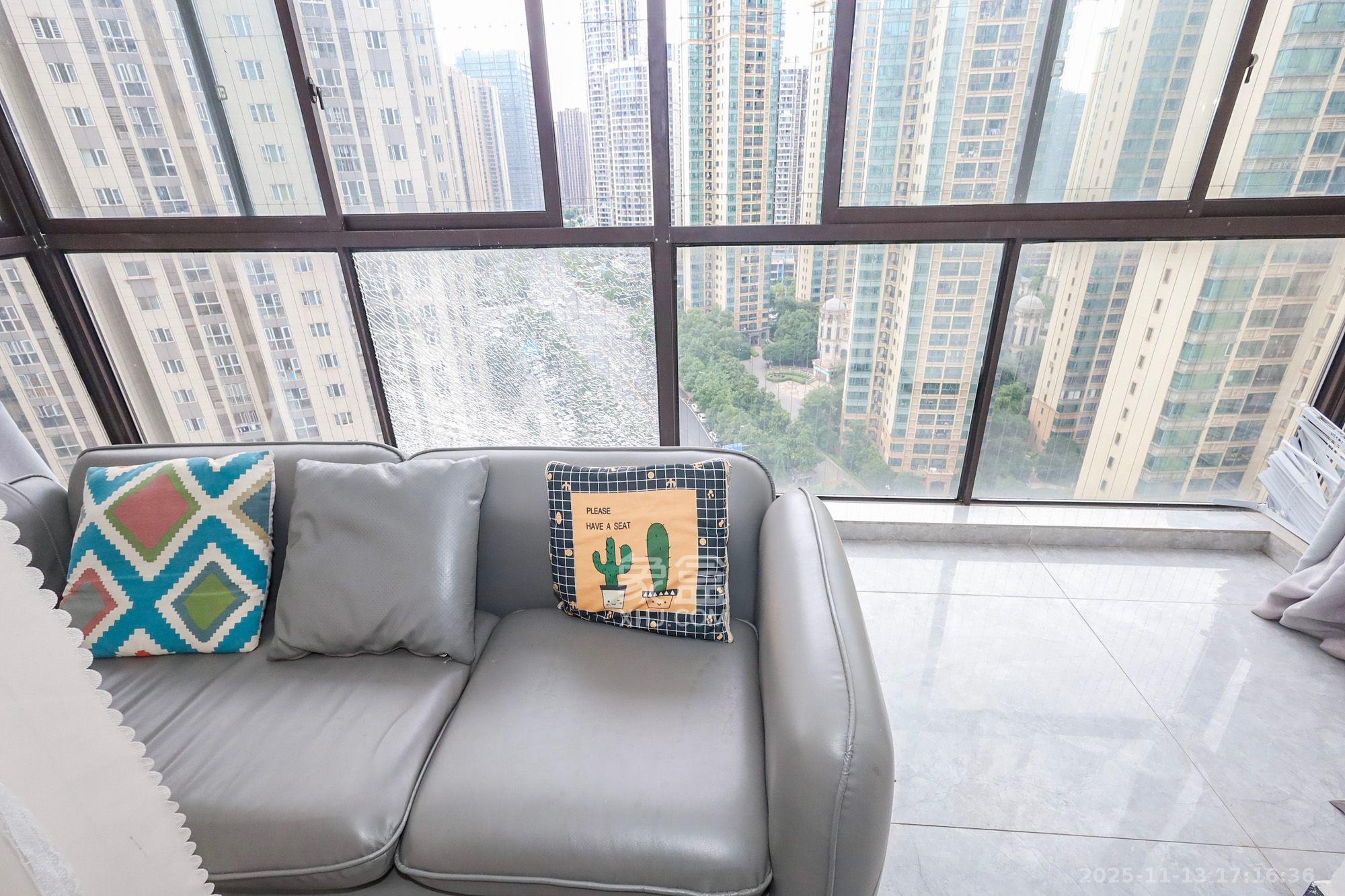 芙蓉别墅山庄（嘉湘华庭）  4室2厅2卫    3600.0元/月室内图