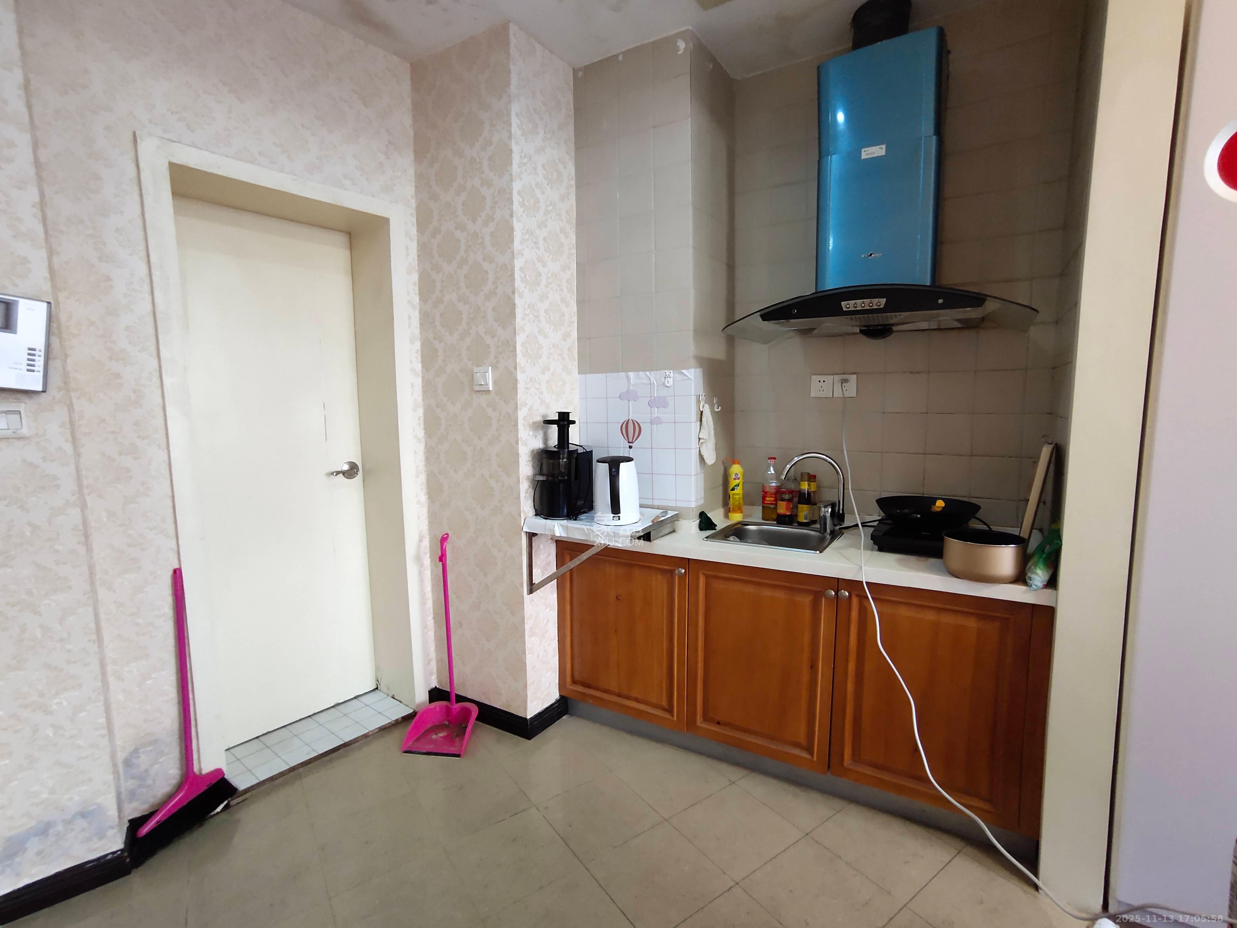 铂宫 1室1厅1卫 1900.0元/月 铂宫 1室1厅1卫 1900.0元/月室内图