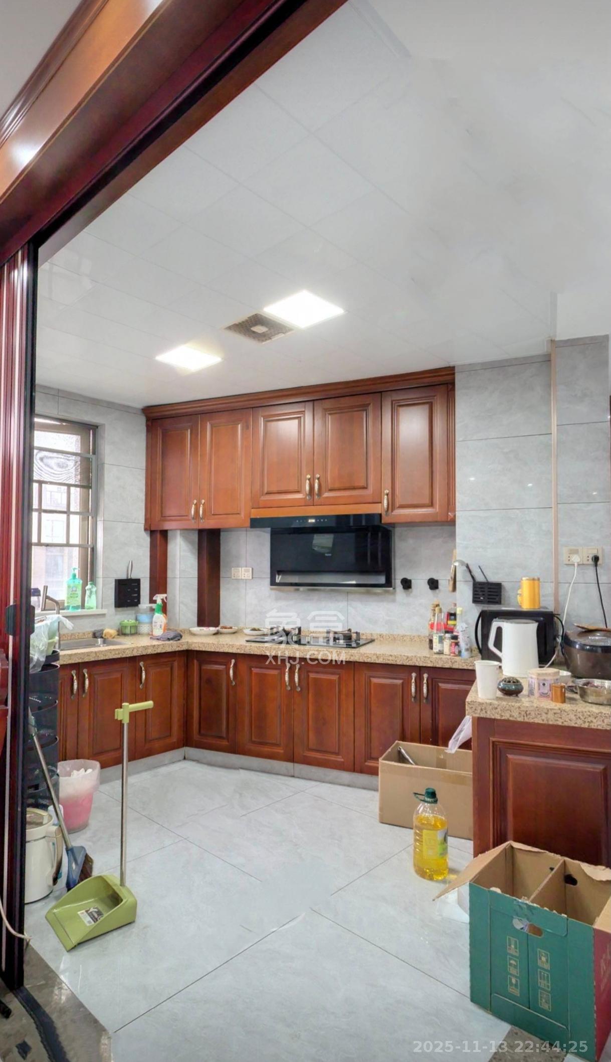 万象府台 4室2厅2卫 5500.0元/月 万象府台 4室2厅2卫 5500.0元/月室内图