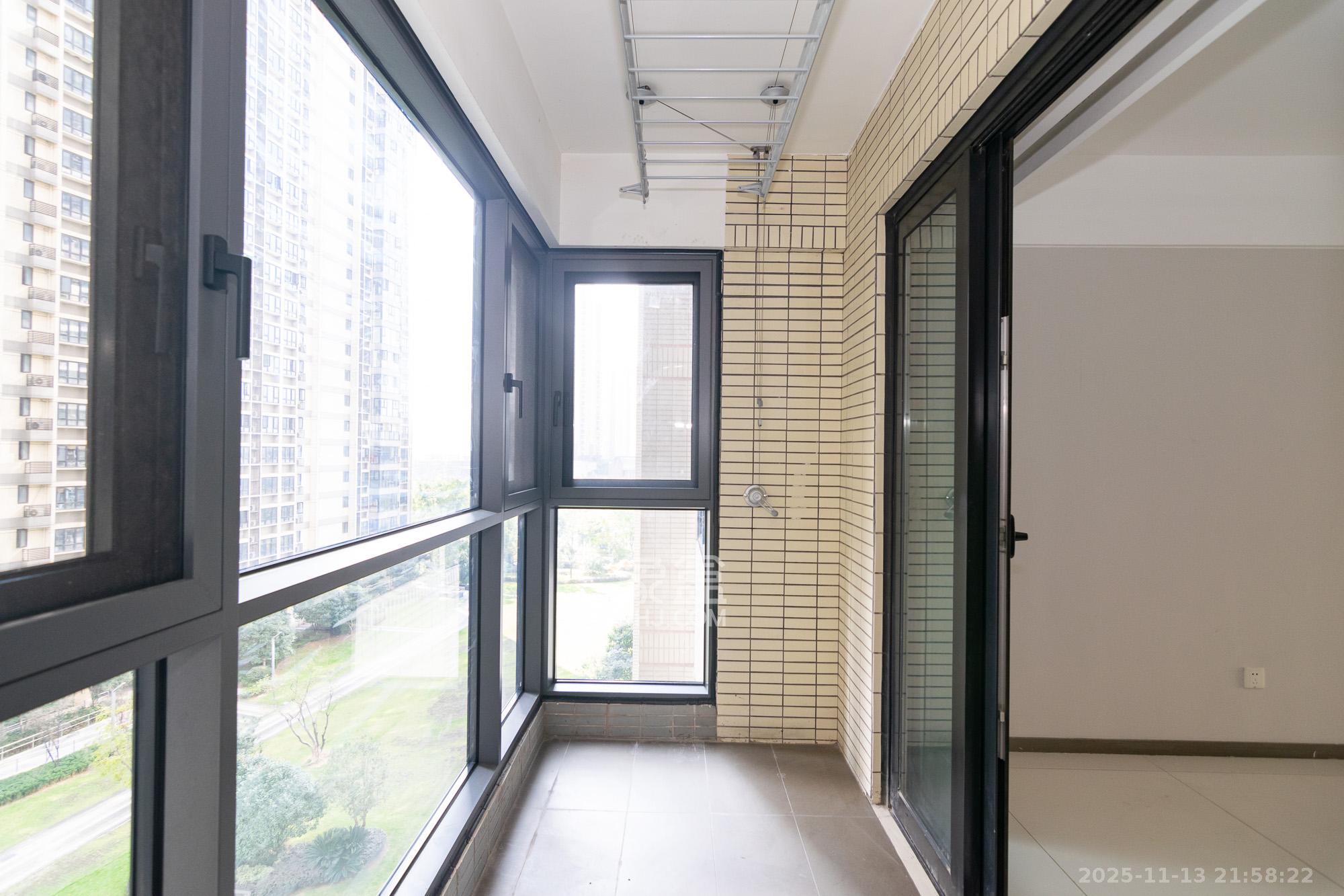 时代年华 4室2厅2卫 100.0万 时代年华 4室2厅2卫 100.0万阳台