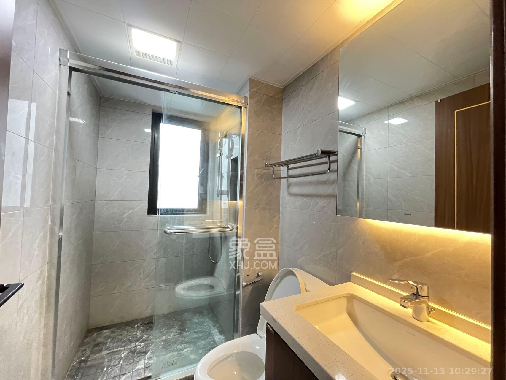 中国铁建金色蓝庭  3室2厅2卫    3200.0元/月室内图