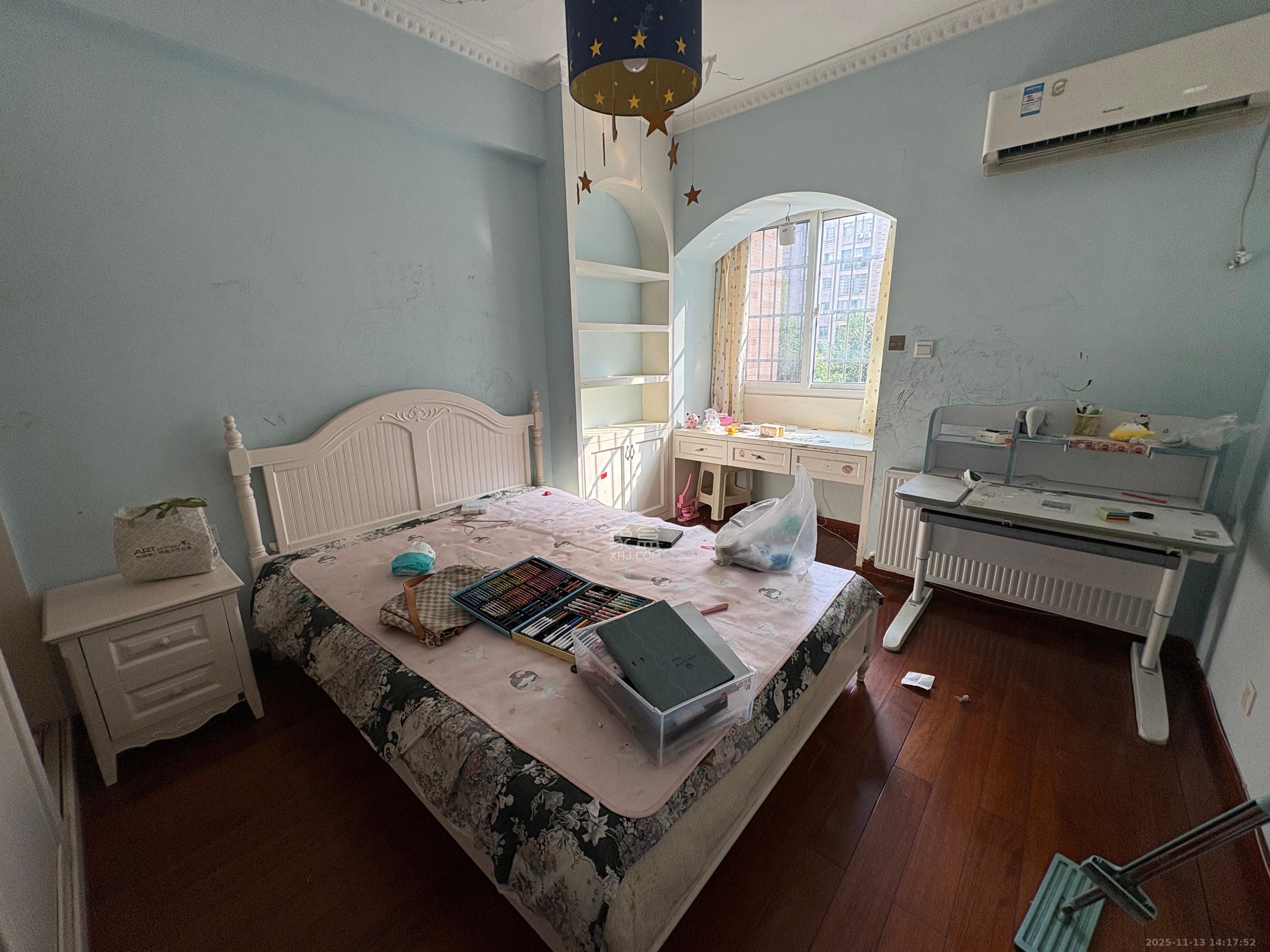 山水湾  3室2厅2卫    2500.0元/月室内图