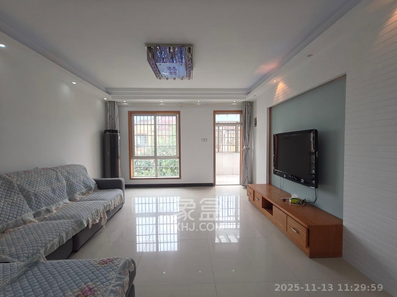 中新森林海  3室2厅2卫    1200.0元/月室内图