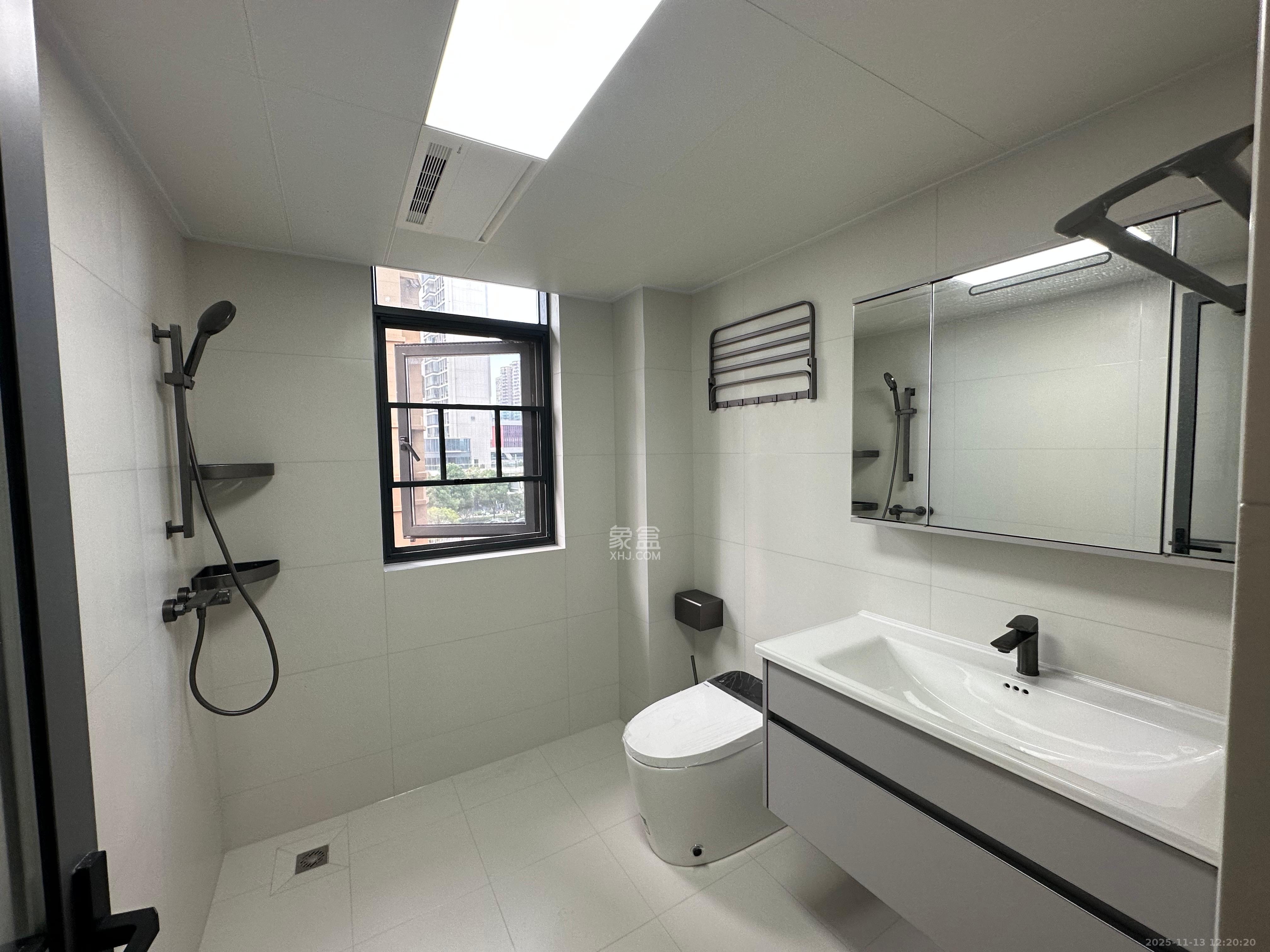 嘉雨东苑 3室2厅2卫 5200.0元/月 嘉雨东苑 3室2厅2卫 5200.0元/月室内图