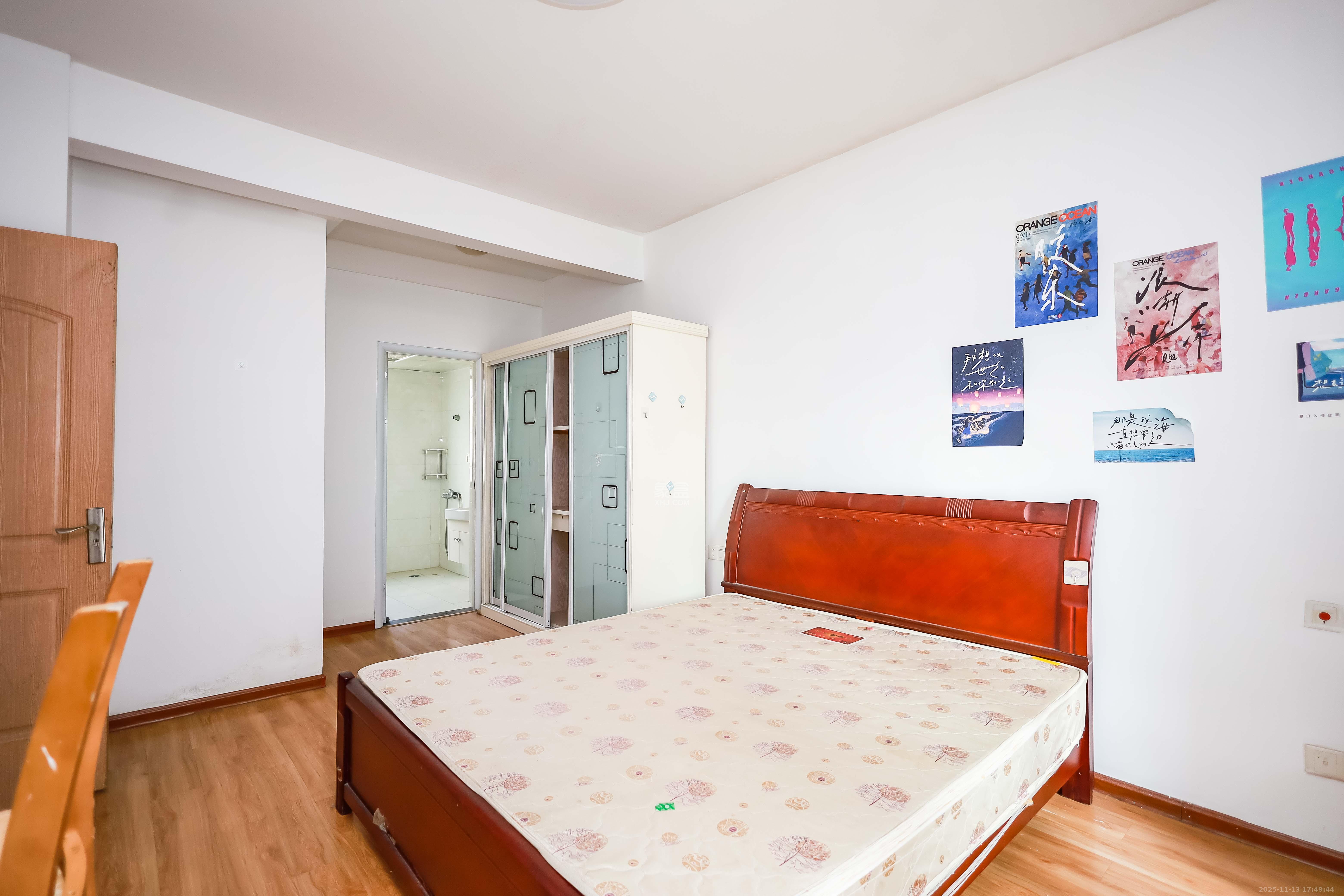 莱茵城  3室2厅2卫    85.8万卧室