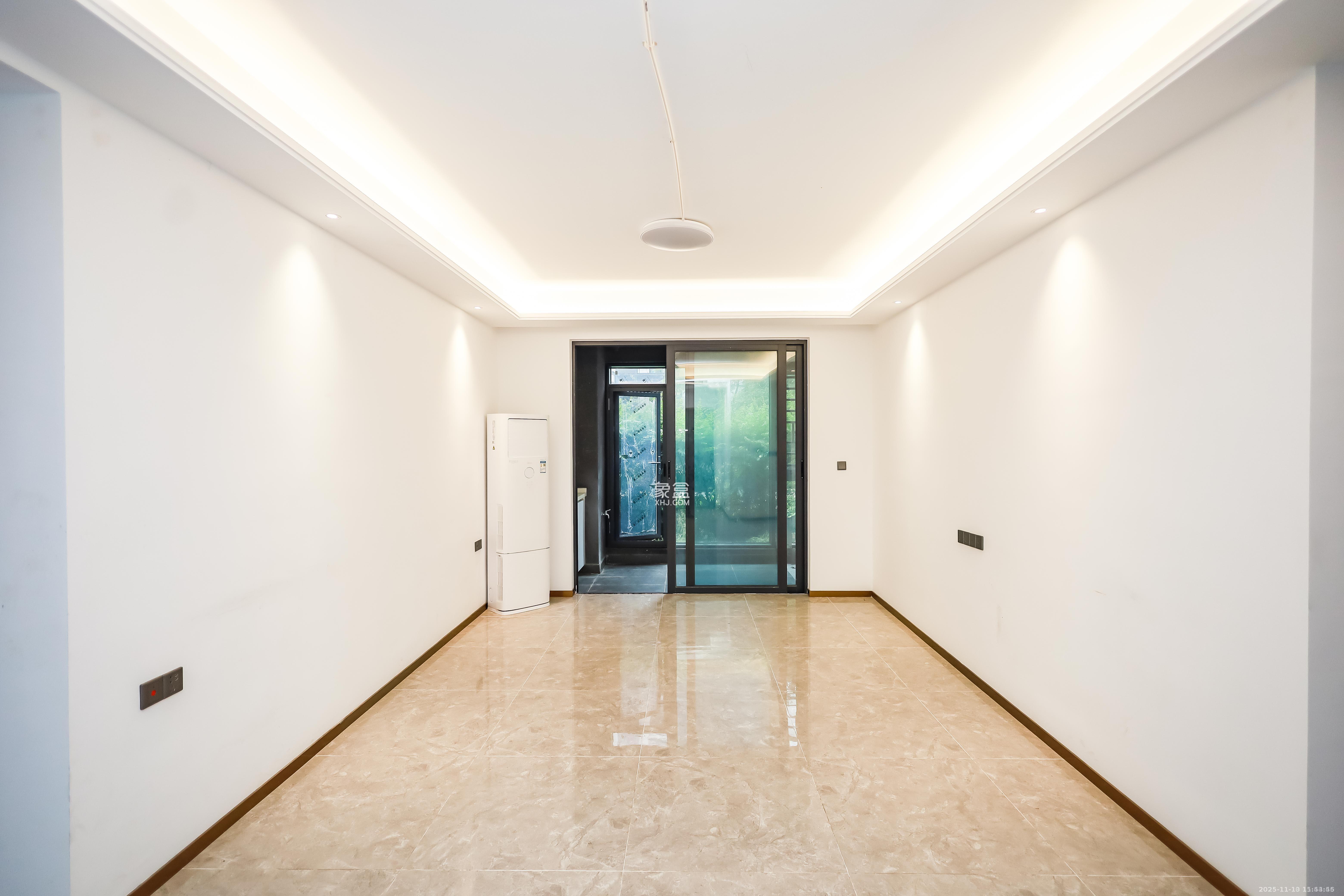 招商雍山湖  4室2厅2卫    3200.0元/月室内图1