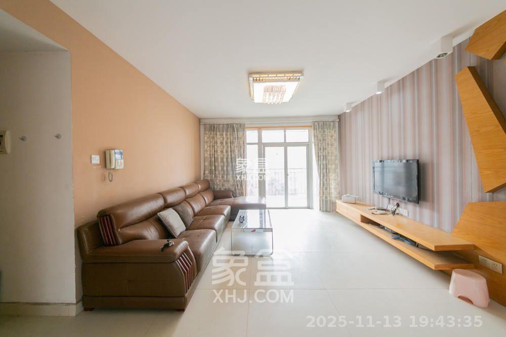 山语城一期  1室2厅2卫    1800.0元/月