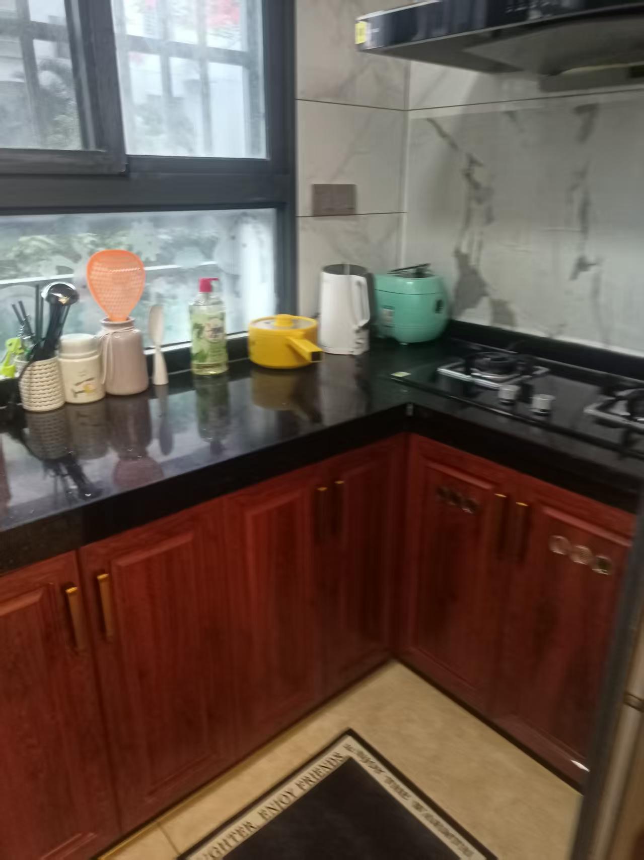 海秀天成 2室1厅1卫 2300.0元/月 海秀天成 2室1厅1卫 2300.0元/月室内图