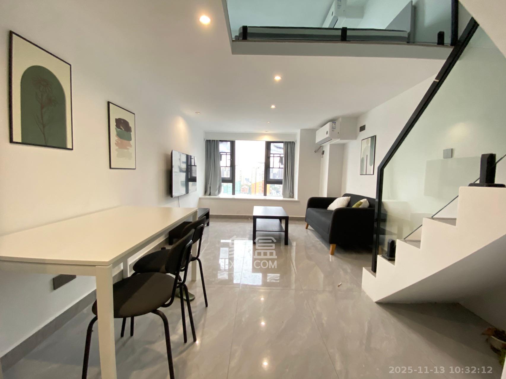 时代MOMA云PARK  2室2厅1卫    2400.0元/月