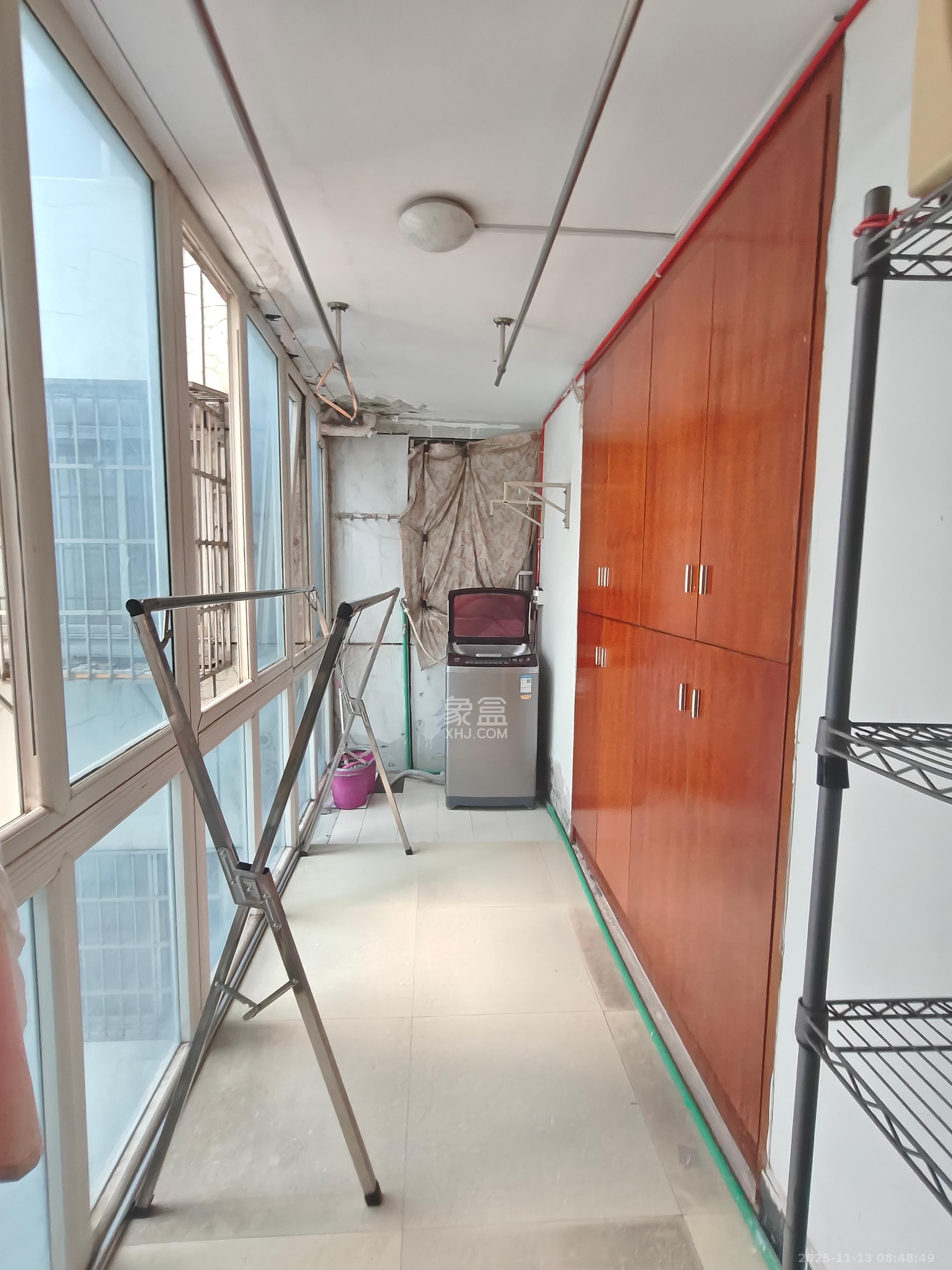 省委四区宿舍 2室2厅1卫 2400.0元/月 省委四区宿舍 2室2厅1卫 2400.0元/月室内图