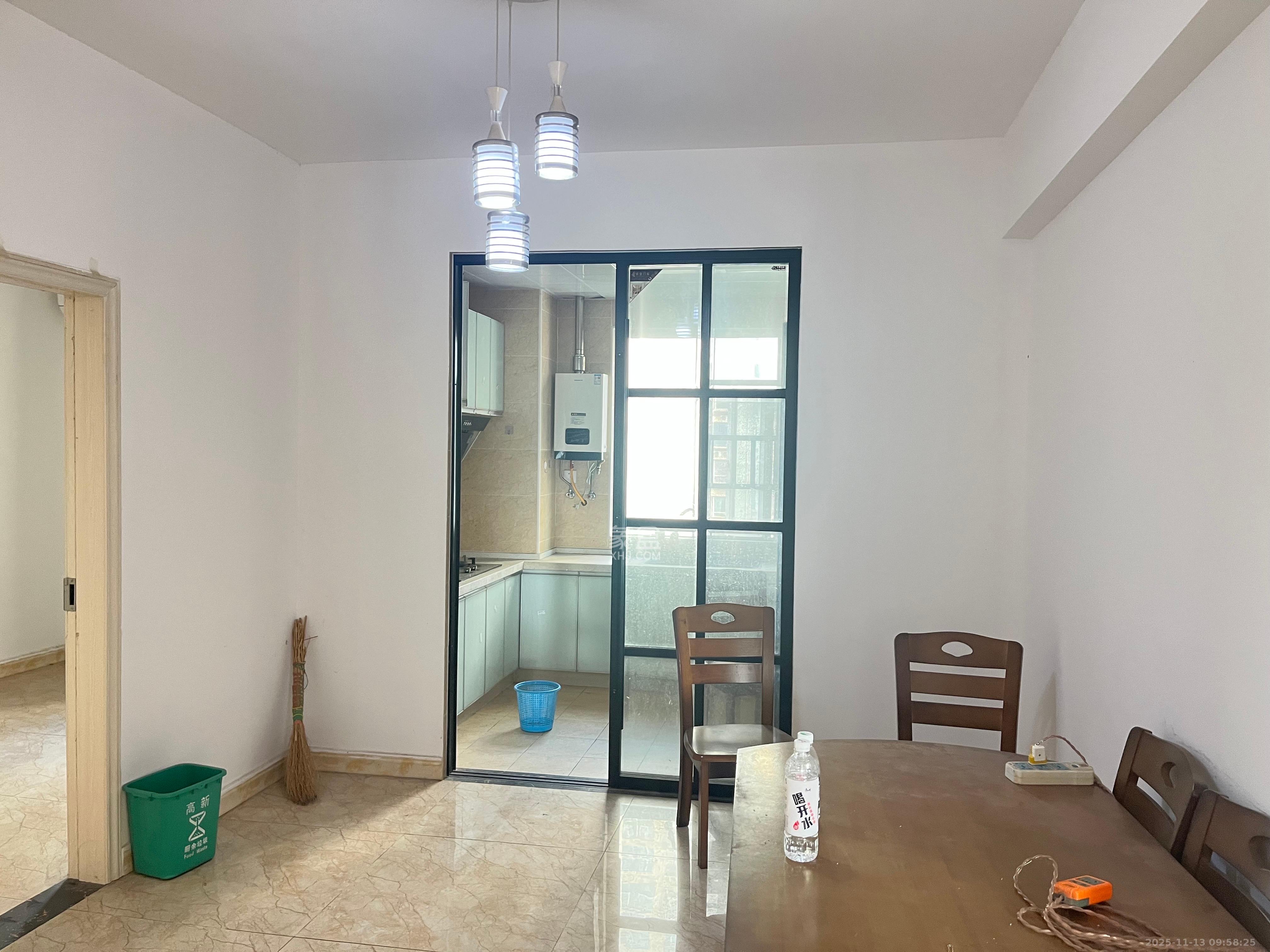 中房F联邦 4室2厅2卫 2800.0元/月 中房F联邦 4室2厅2卫 2800.0元/月室内图