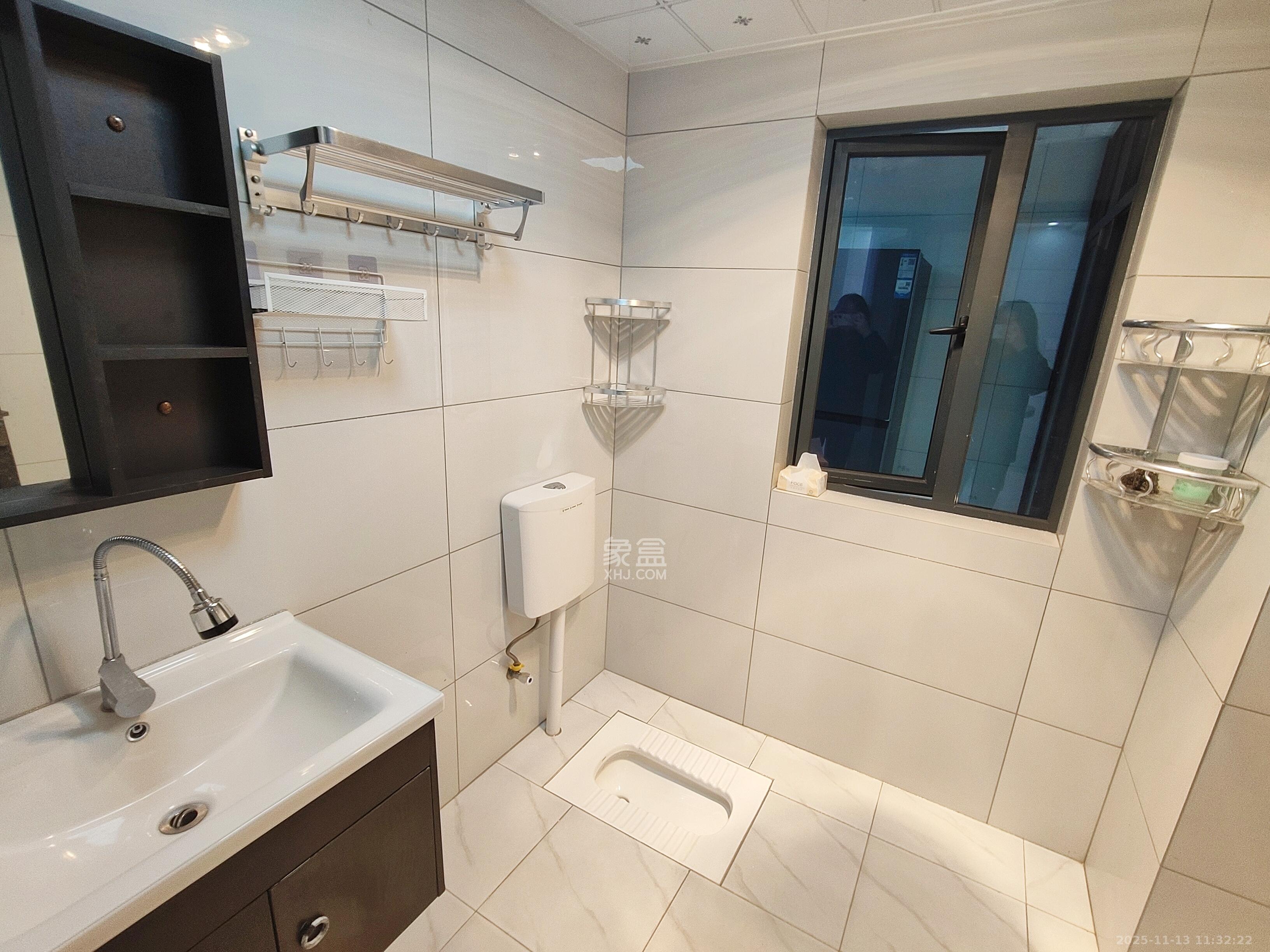 山水新城  1室1厅1卫    1800.0元/月室内图