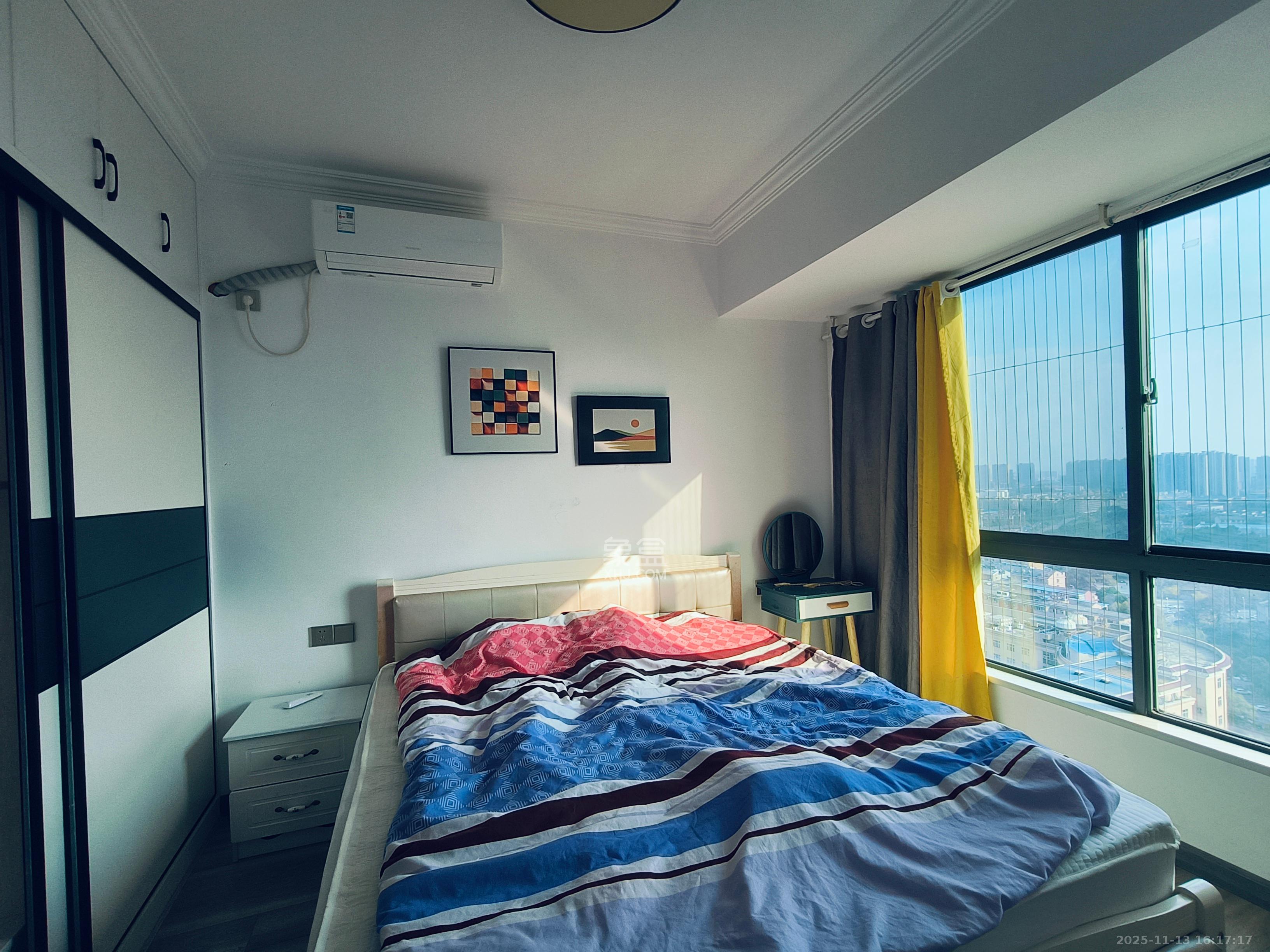 海德公园  3室2厅1卫    2250.0元/月室内图