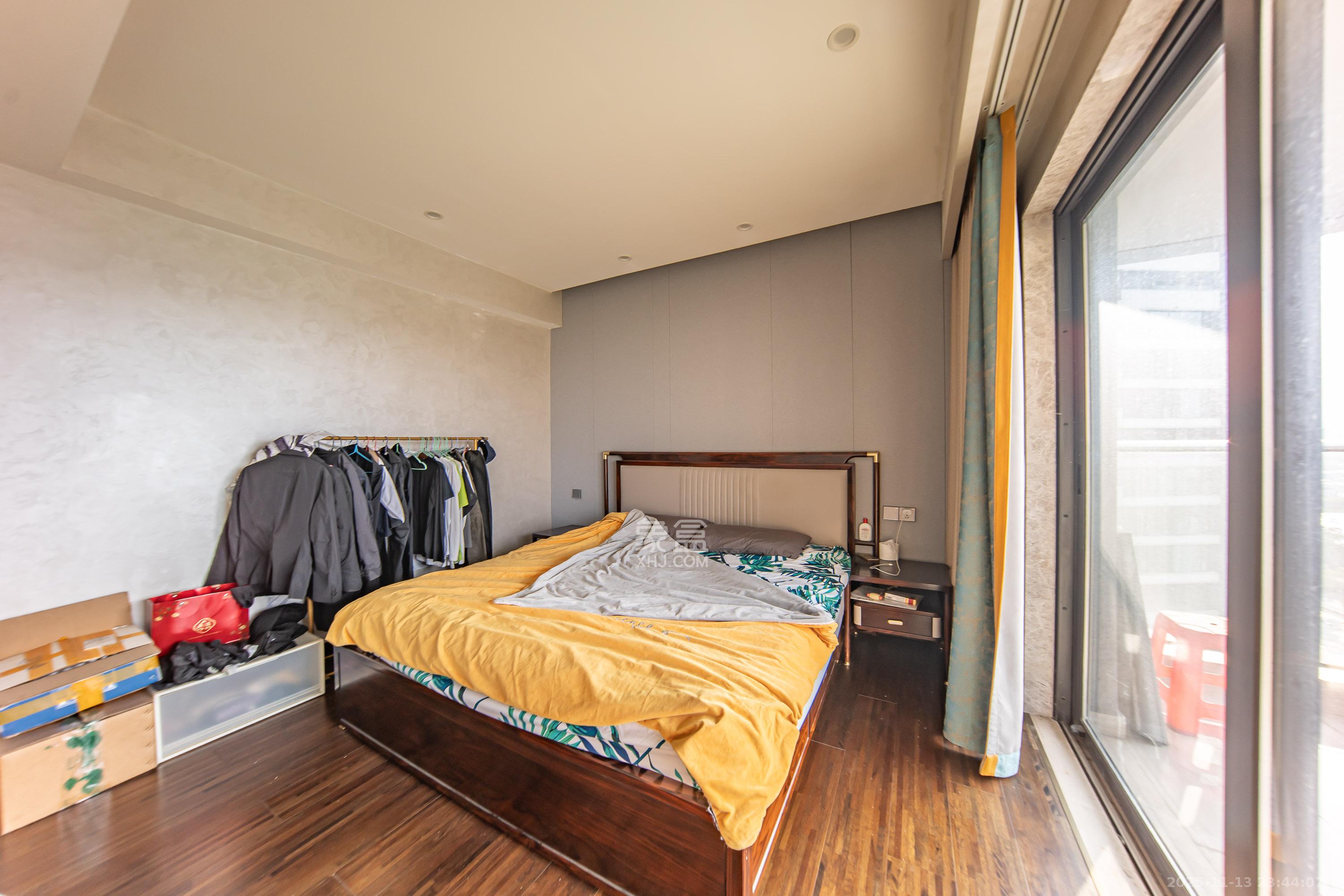 珠江颐德公馆  4室2厅2卫    380.0万卧室