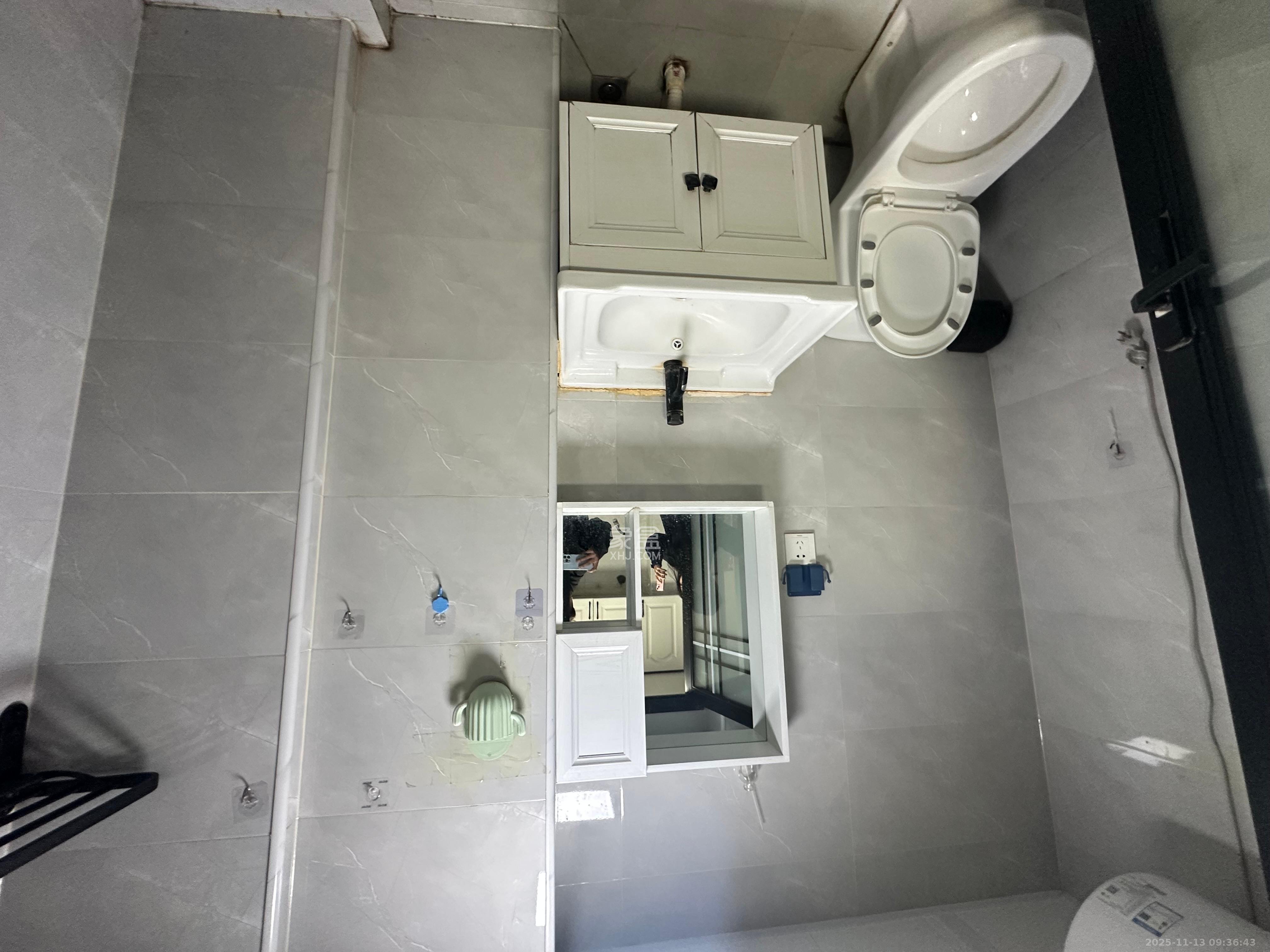 中海珑悦府  1室1厅1卫    1200.0元/月室内图