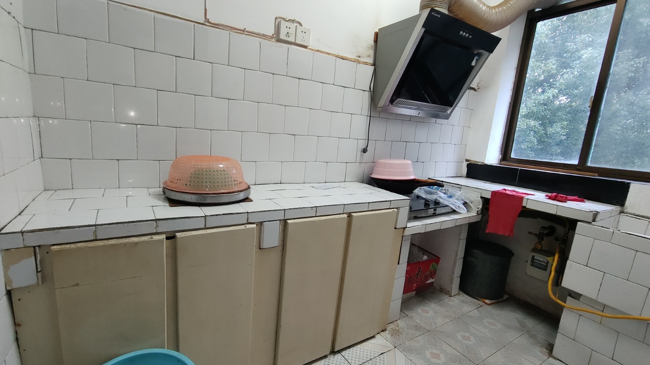 梓园社区(麻纺厂宿舍)  2室1厅1卫    800.0元/月室内图