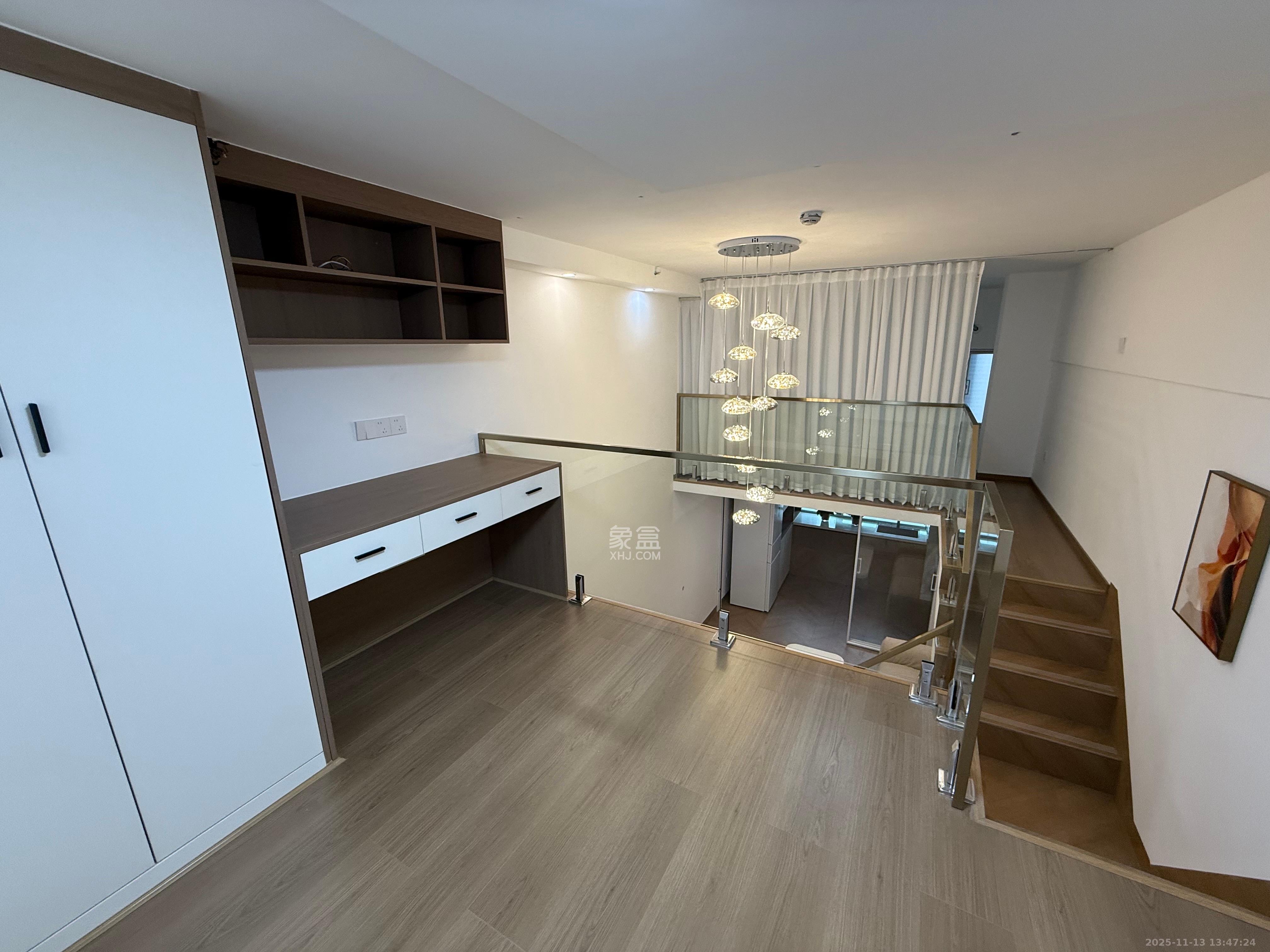 复地滨江金融中心  2室2厅1卫    2800.0元/月室内图