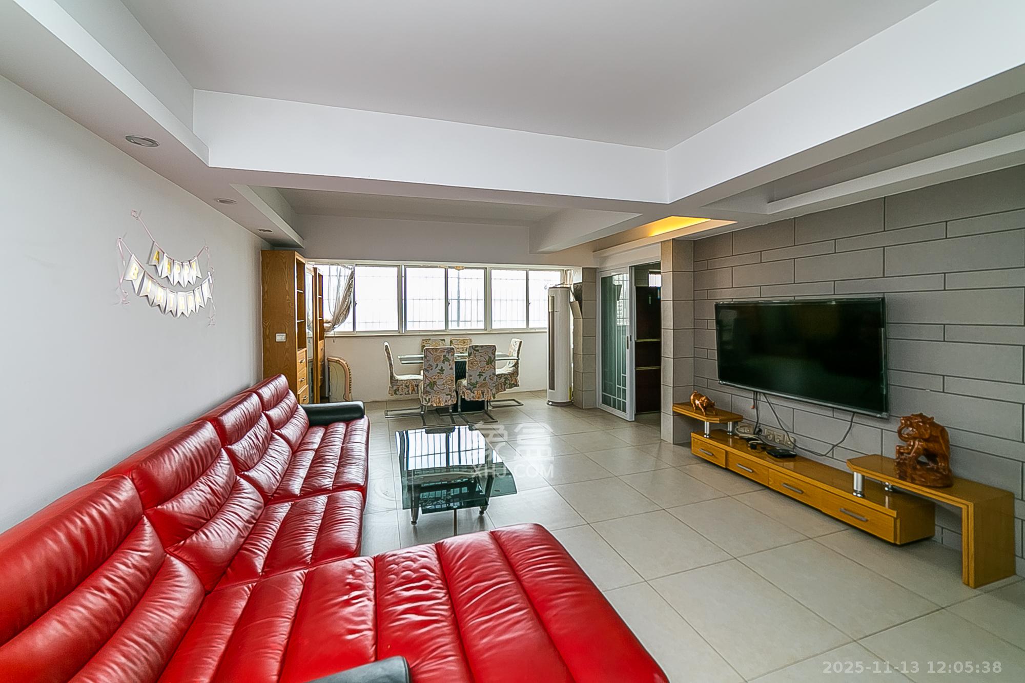 南国嘉苑  2室2厅2卫    63.0万