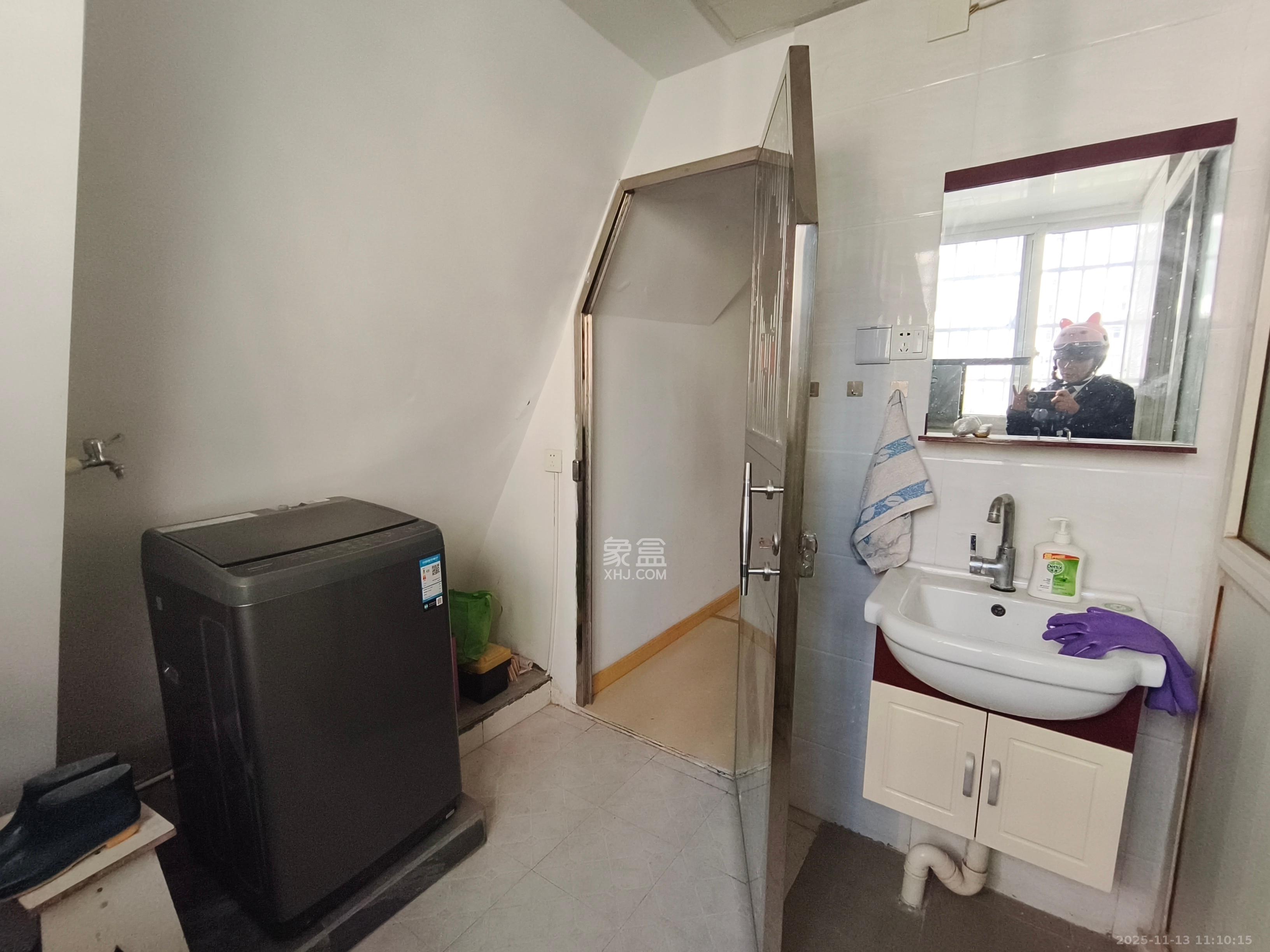 枫林美景  3室2厅1卫    2000.0元/月室内图