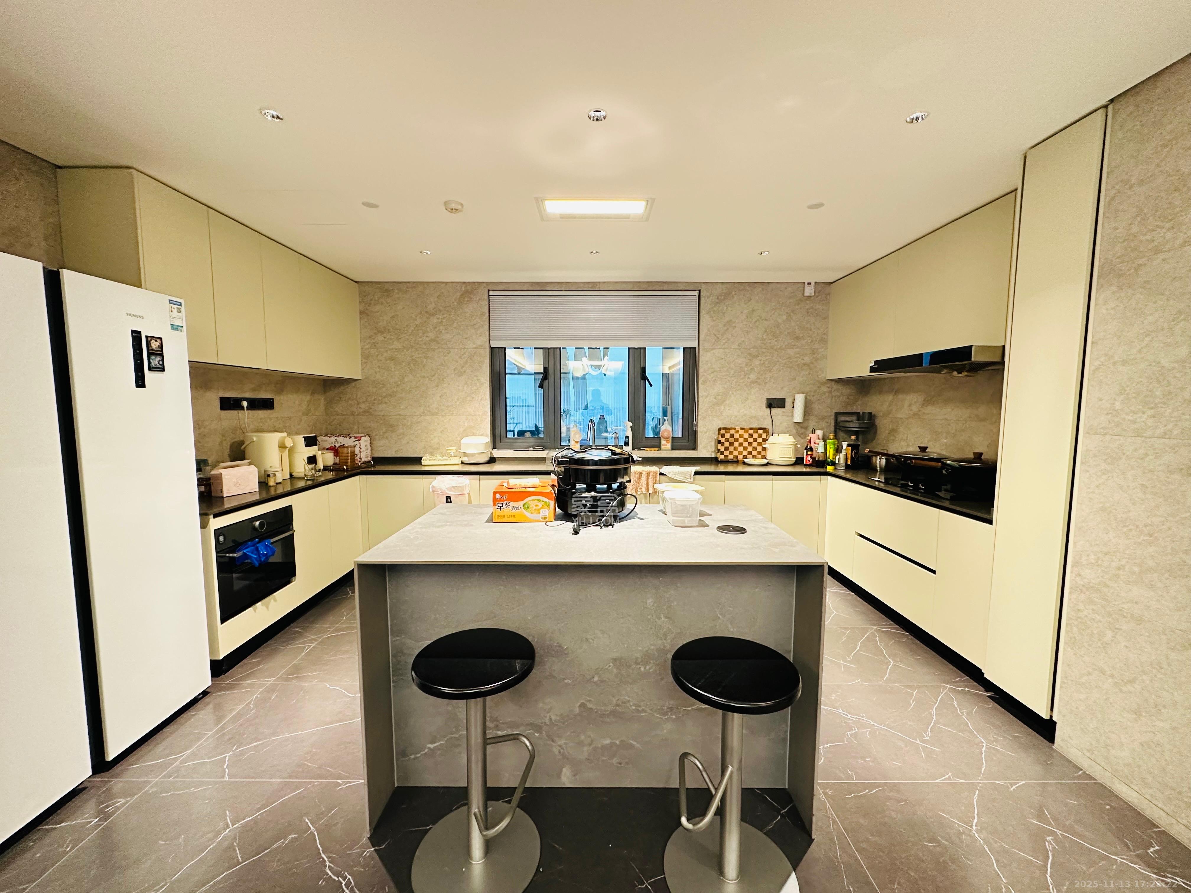 长沙悦府（华润万象城）  4室2厅3卫    16000.0元/月室内图