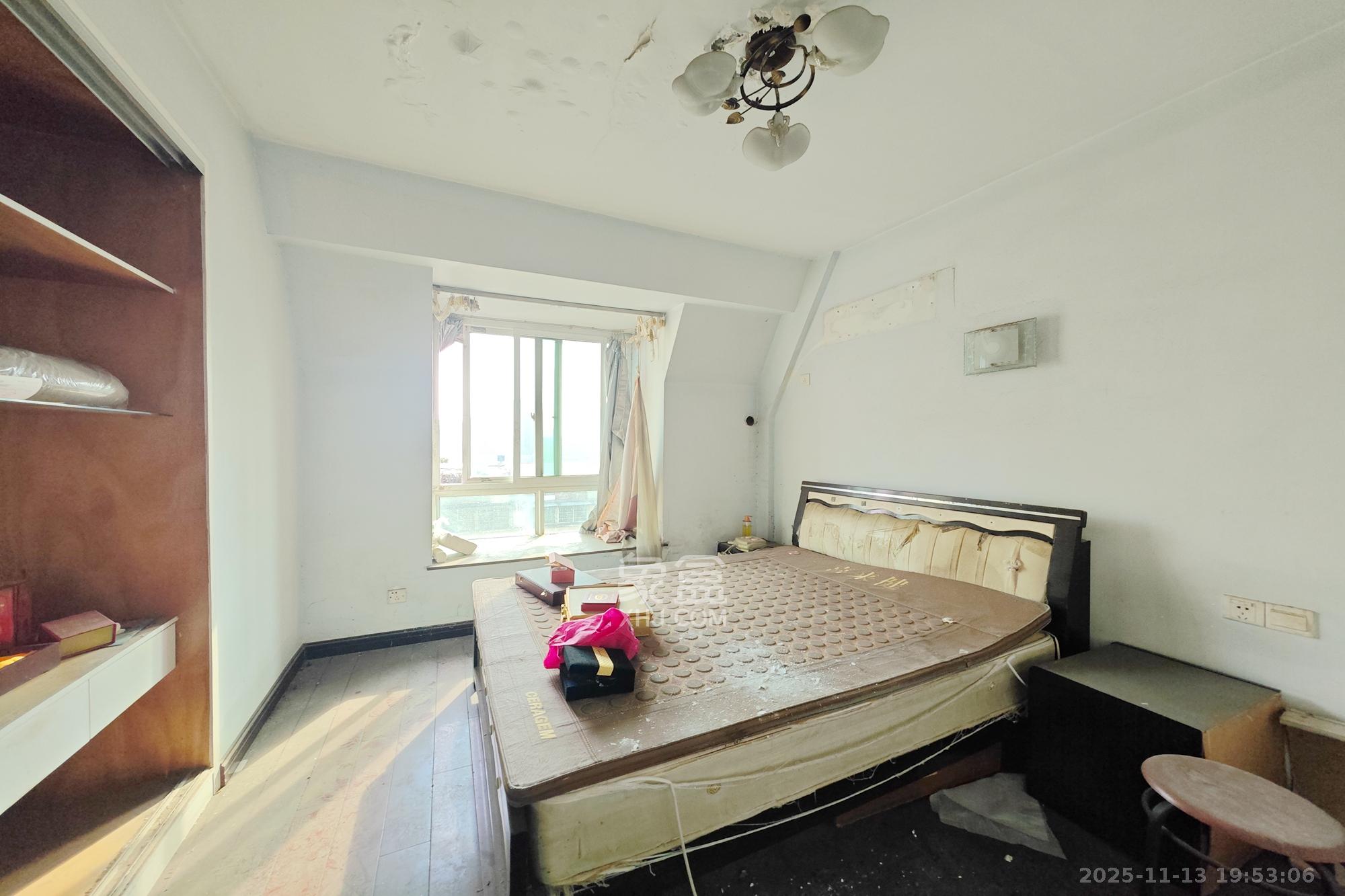 今利园 3室1厅1卫 36.0万 今利园 3室1厅1卫 36.0万卧室