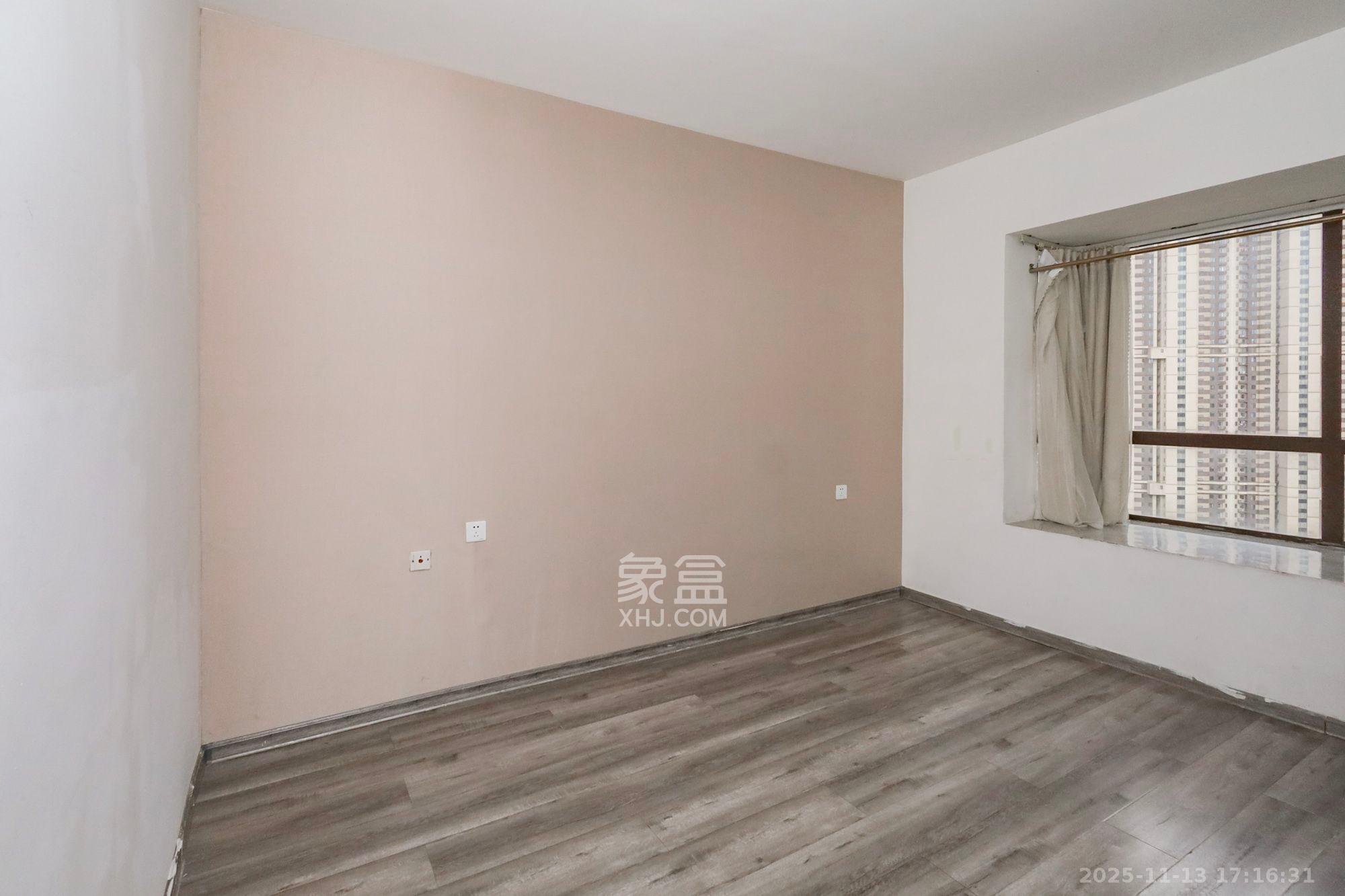 芙蓉别墅山庄（嘉湘华庭）  4室2厅2卫    3600.0元/月室内图