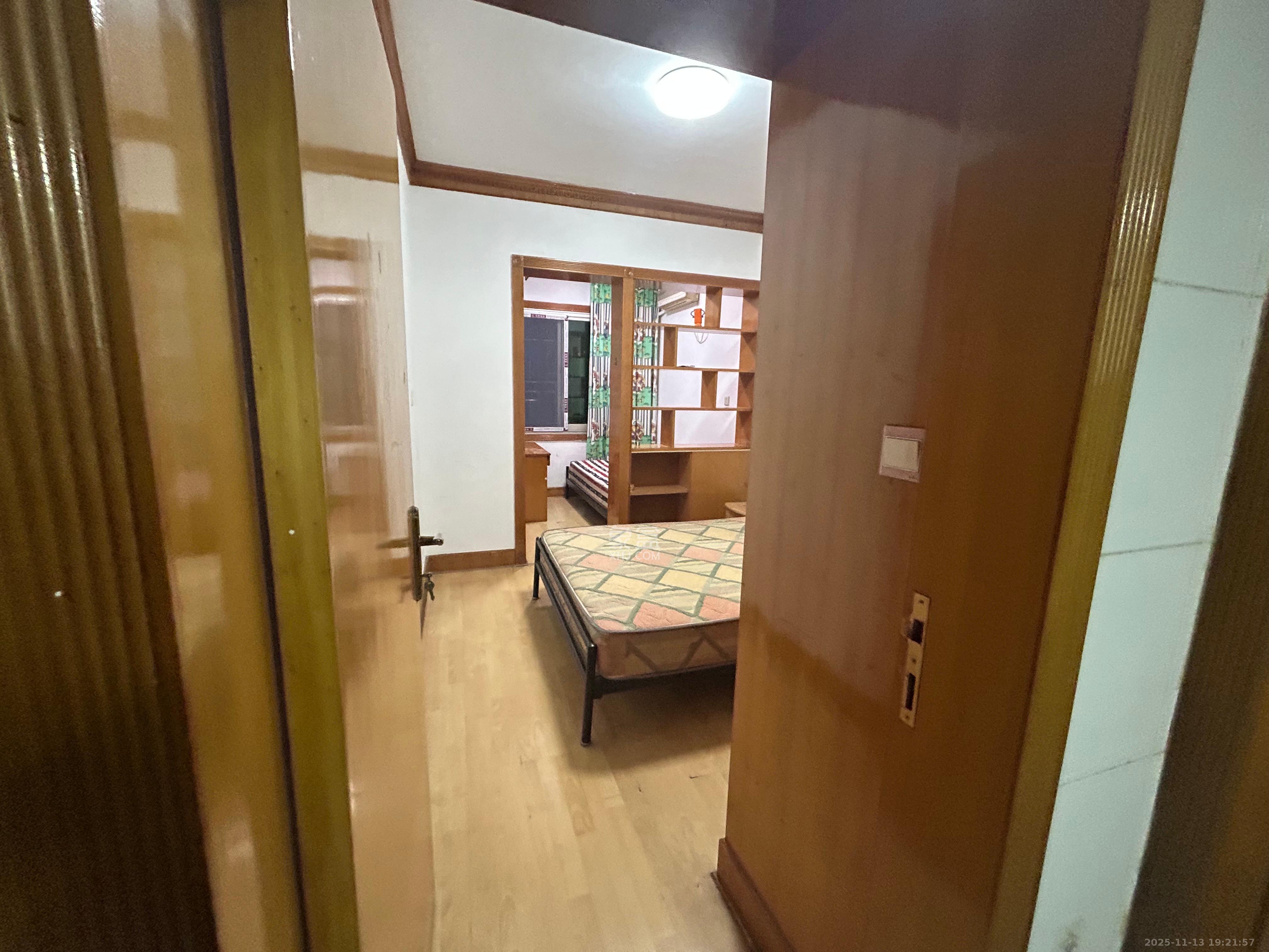 梅岭村  3室2厅1卫    2200.0元/月室内图