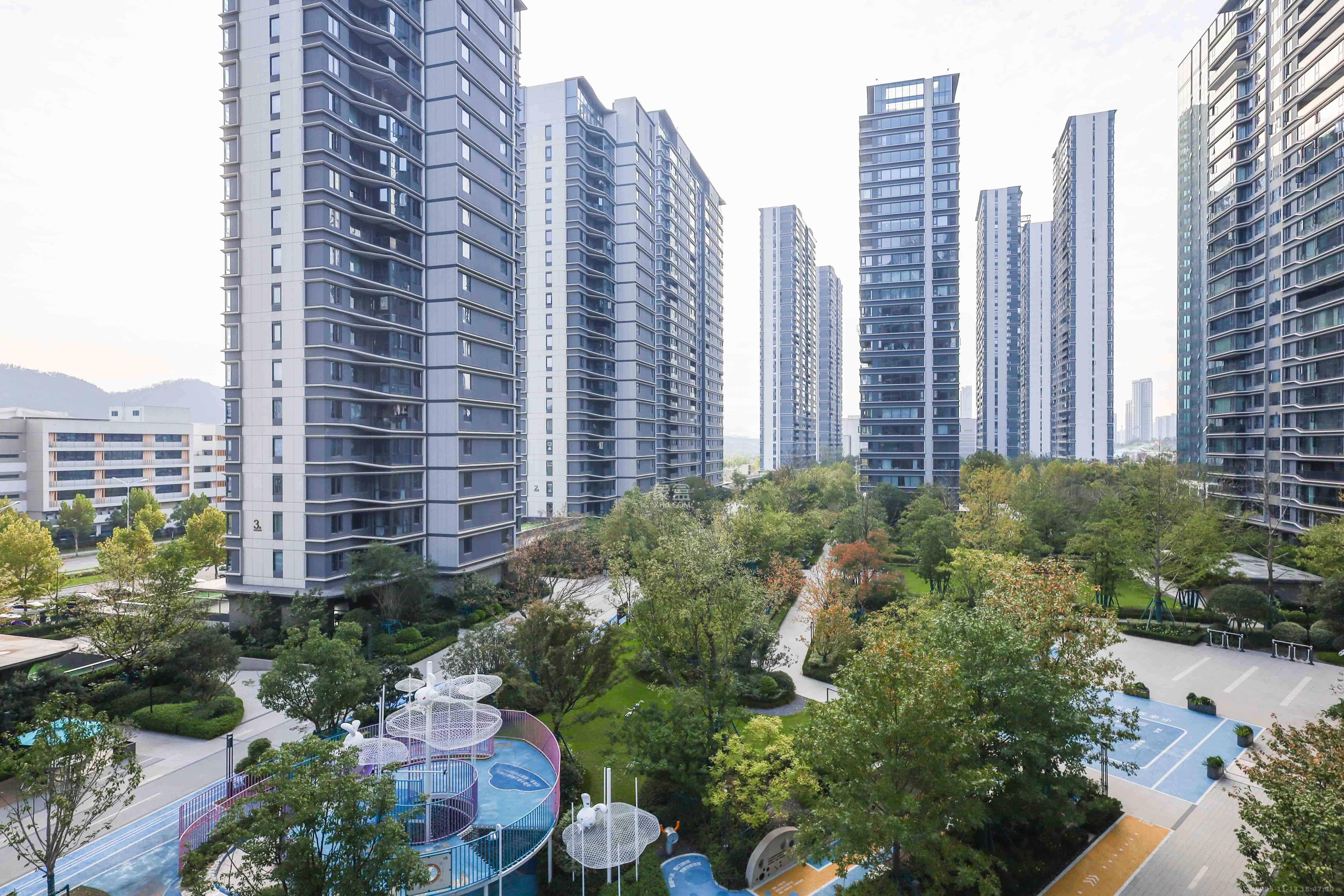 绿城招商桂语雲峯  4室2厅2卫    380.0万阳台