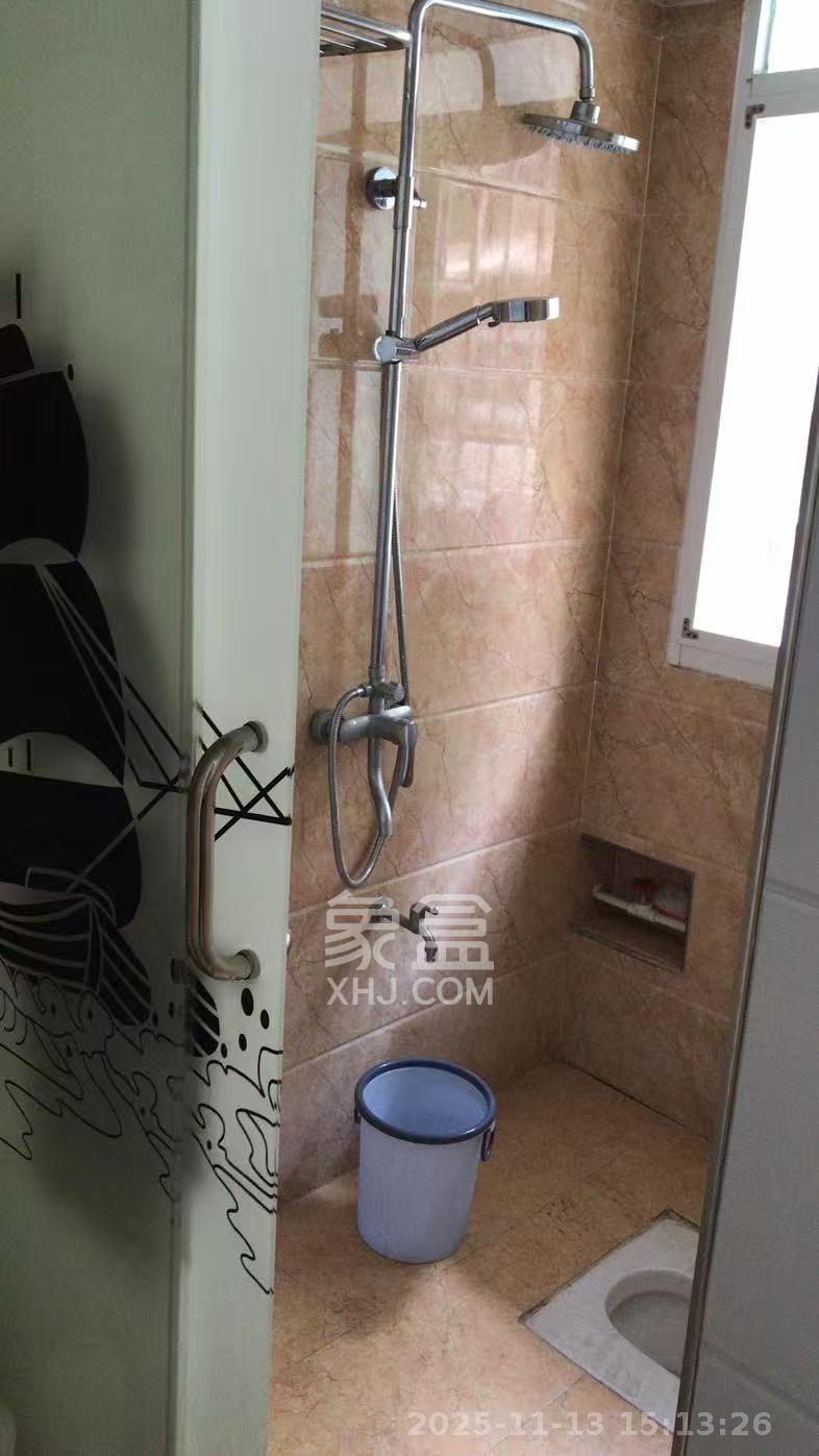 桐荫里社区  2室1厅1卫    2600.0元/月室内图