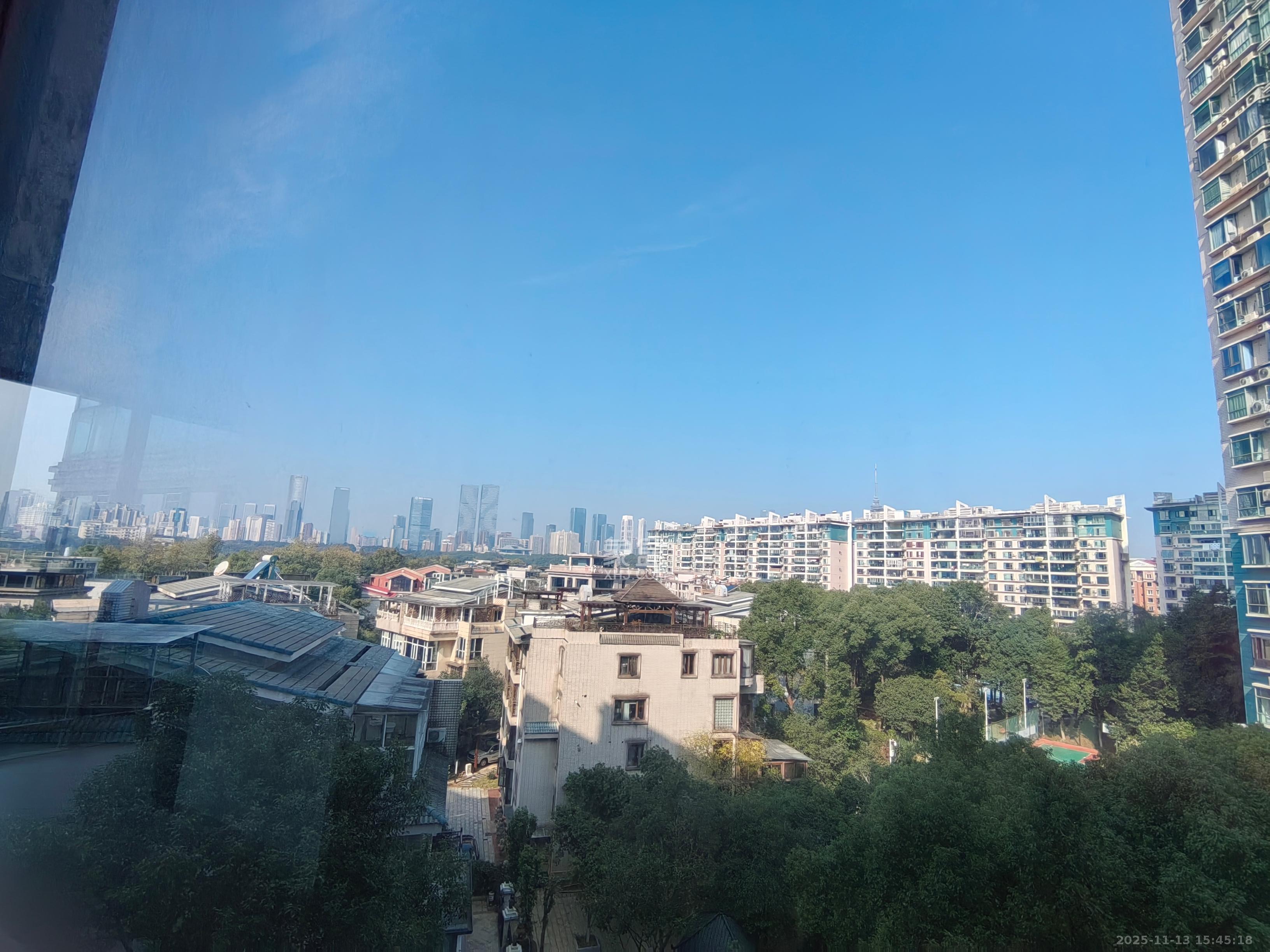 梦泽园  3室2厅2卫    4200.0元/月室内图