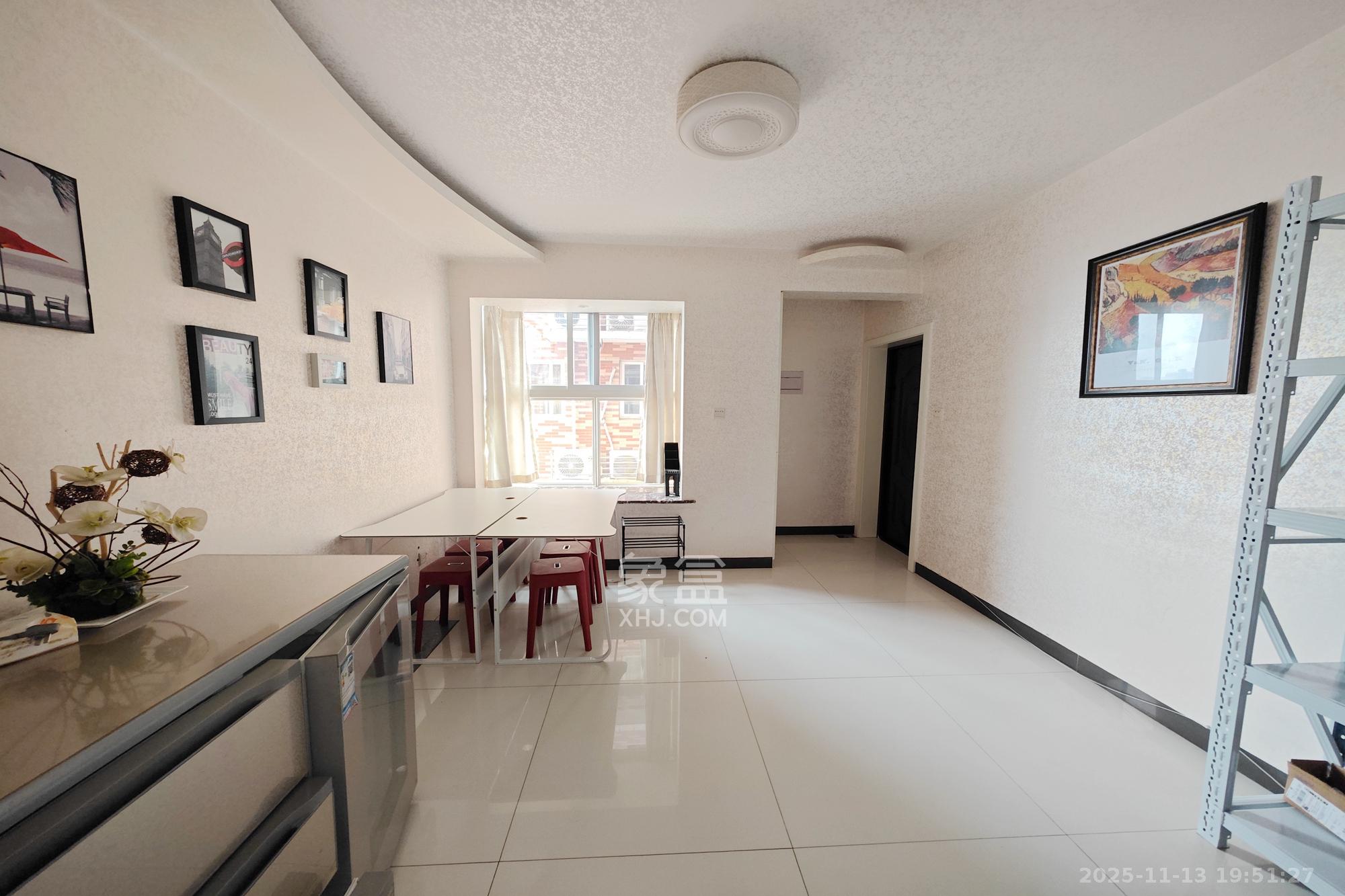 明星村 2室2厅2卫 121.0万 明星村 2室2厅2卫 121.0万客厅