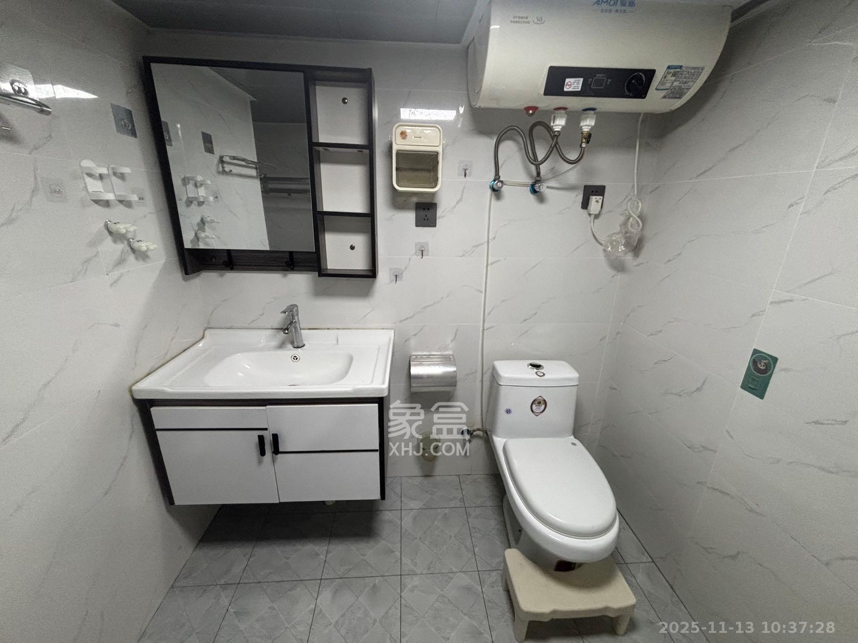 荣盛花语书苑 1室0厅0卫 2200.0元/月 荣盛花语书苑 1室0厅0卫 2200.0元/月室内图