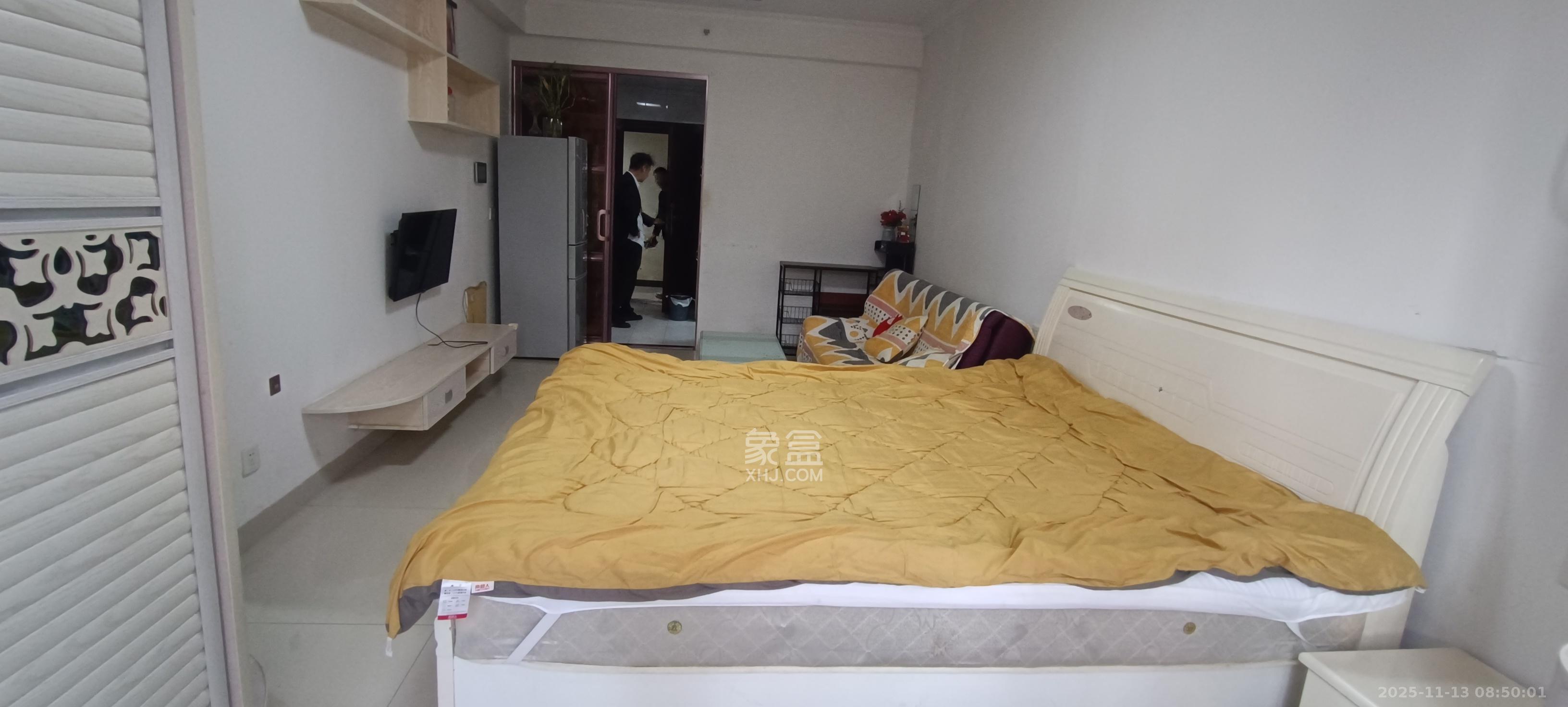 保利麓谷林语I区  1室1厅1卫    1600.0元/月室内图