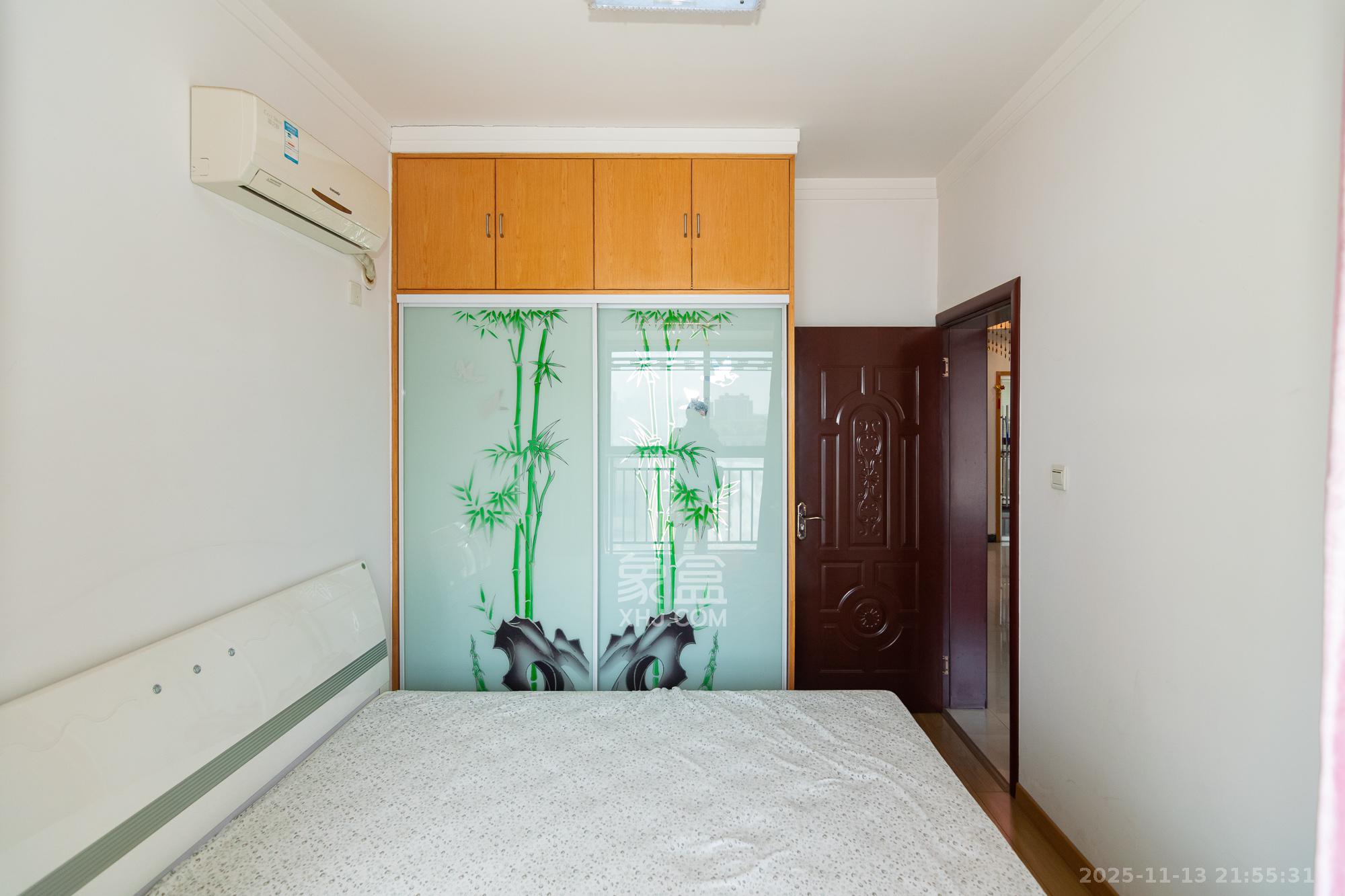 联诚国际城 3室2厅1卫 46.8万 联诚国际城 3室2厅1卫 46.8万卧室