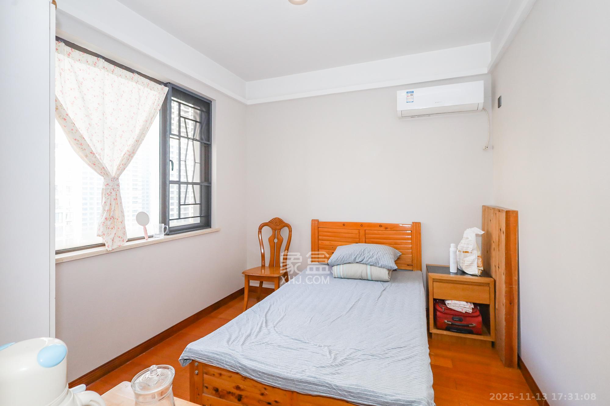 旭辉藏郡（藏郡、旭湘华府)  3室2厅1卫    225.0万卧室