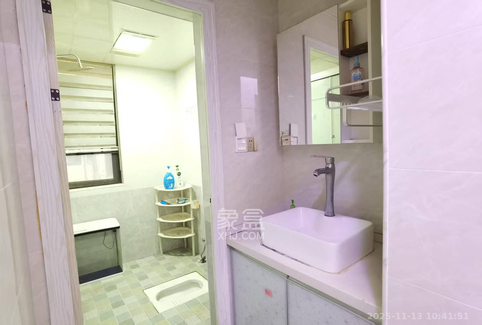 乾源国际  3室2厅2卫    1800.0元/月室内图