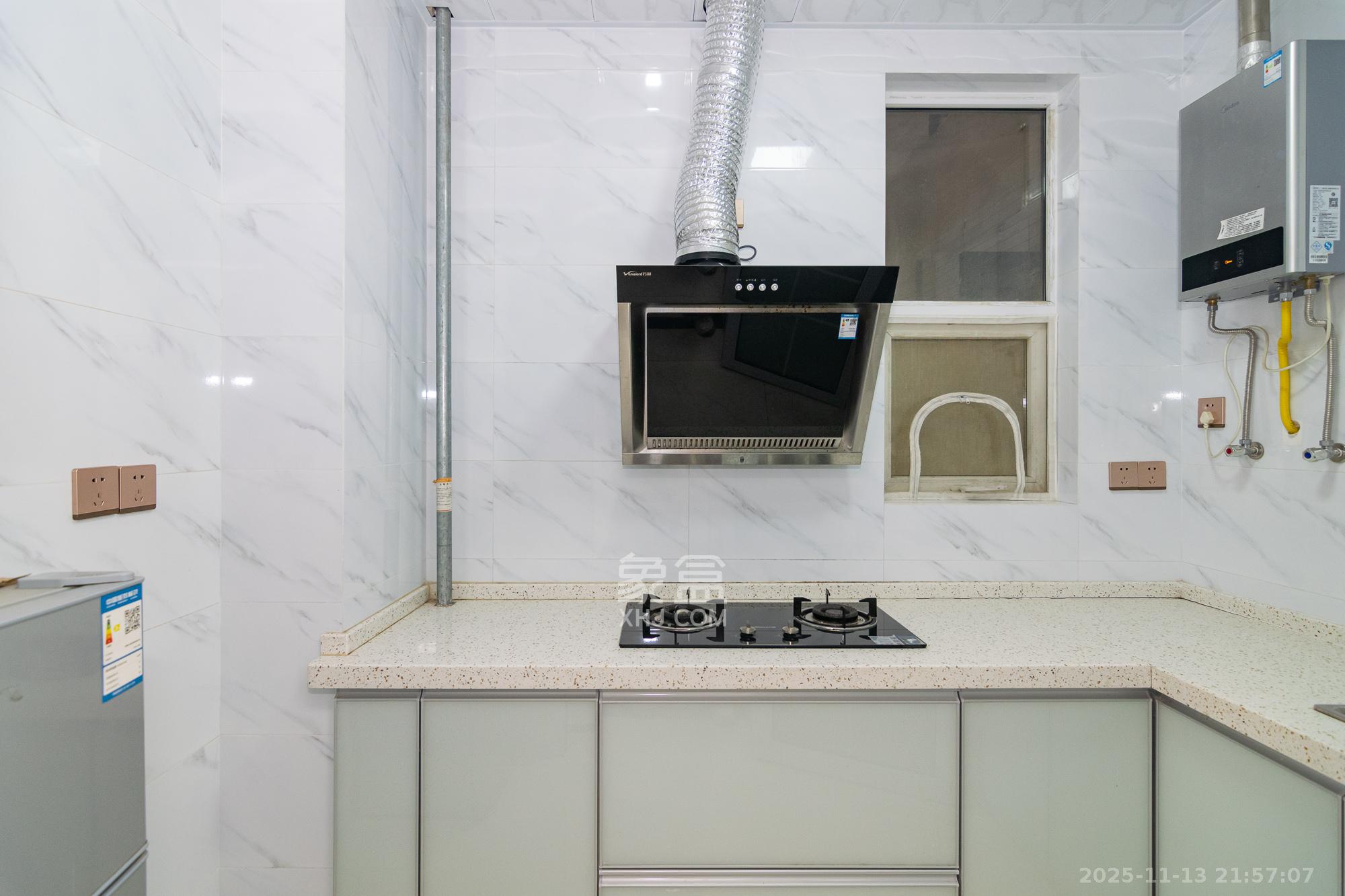 新华联梦想城  3室2厅1卫    82.0万厨房