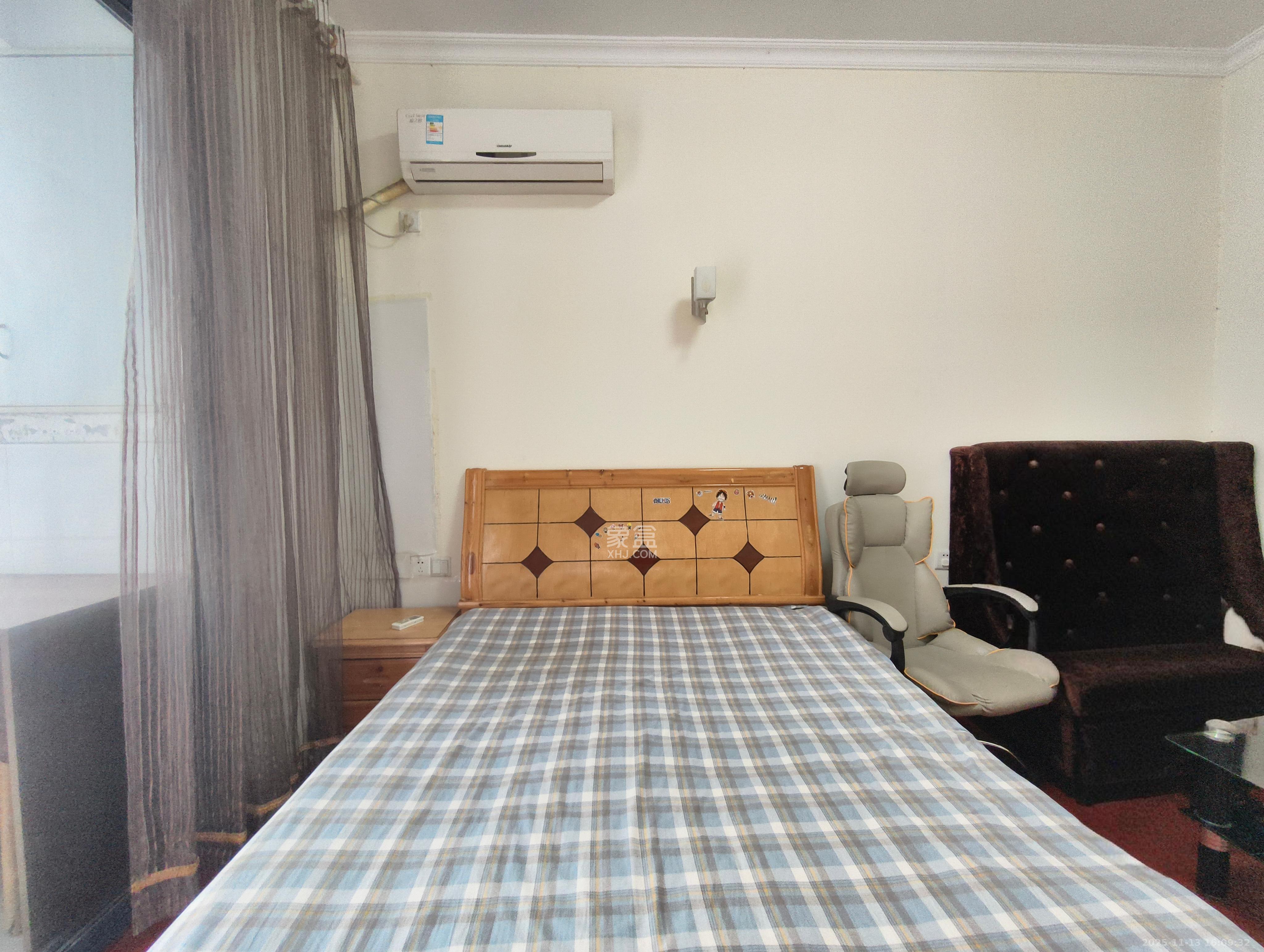 绿地中央广场  1室1厅1卫    1500.0元/月室内图