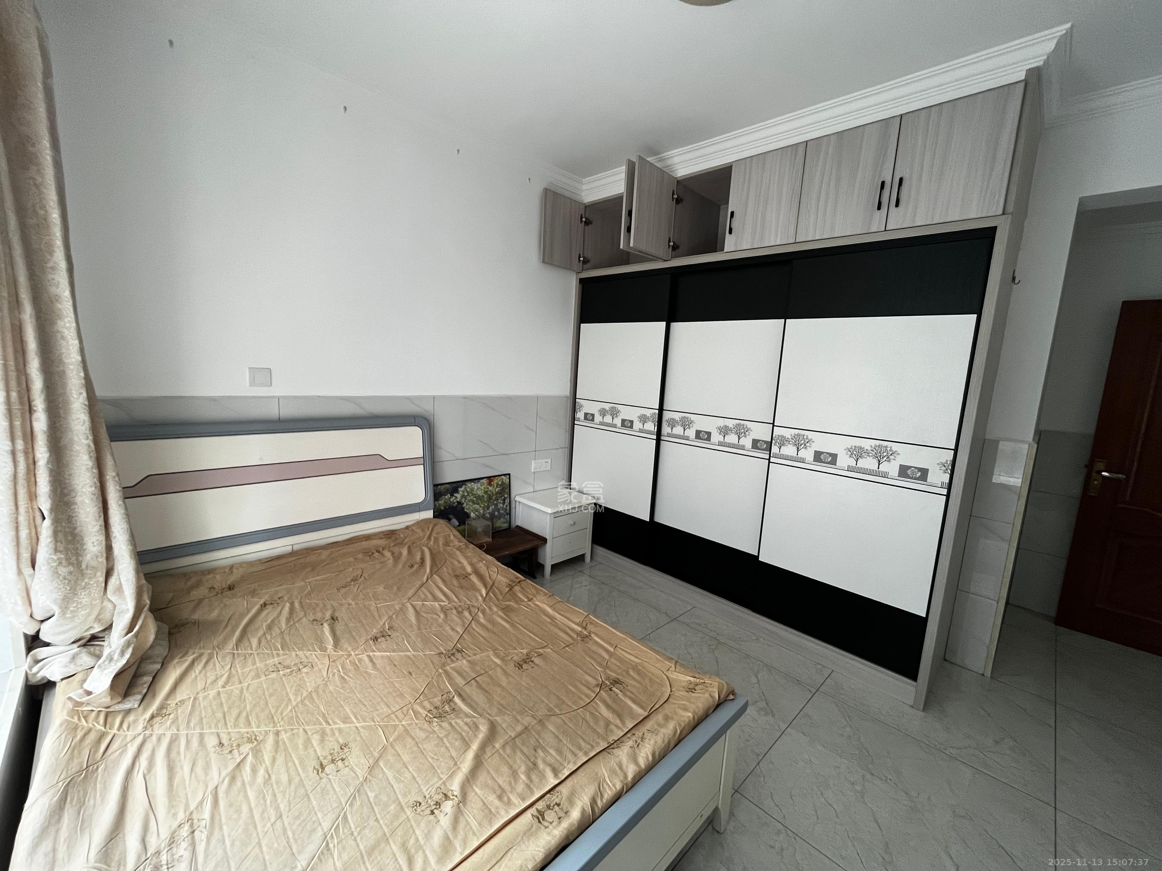 和润园一、二期  1室1厅1卫    1300.0元/月室内图