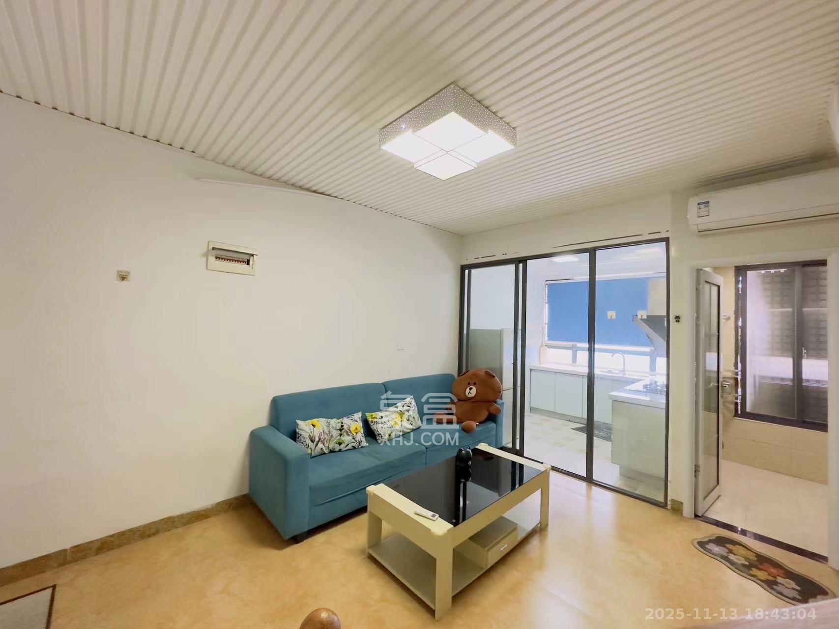 泰龙华府  1室2厅1卫    1700.0元/月