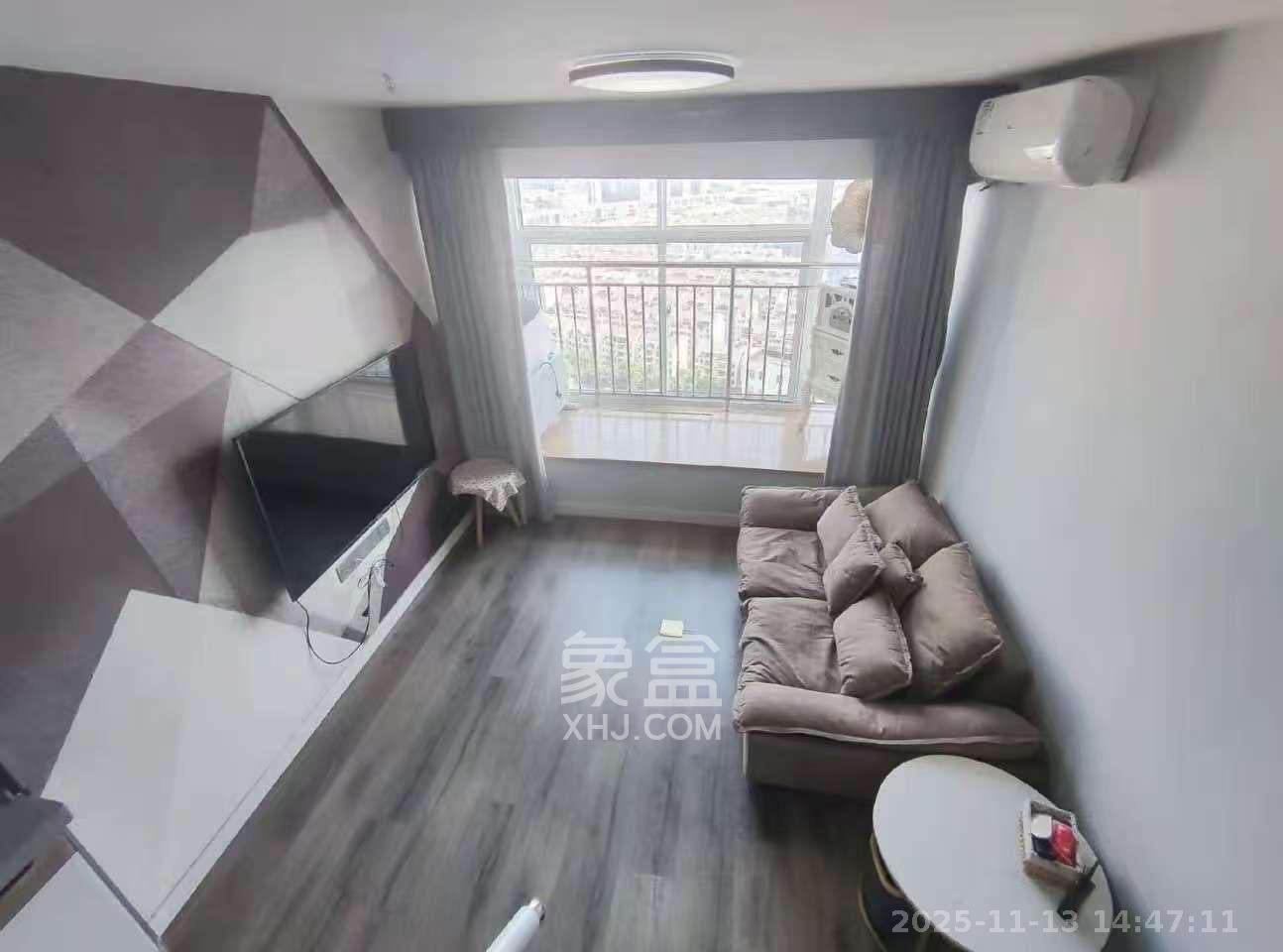 金色loft(鑫秋大厦) 1室1厅1卫 2200.0元/月 金色loft(鑫秋大厦) 1室1厅1卫 2200.0元/月室内图