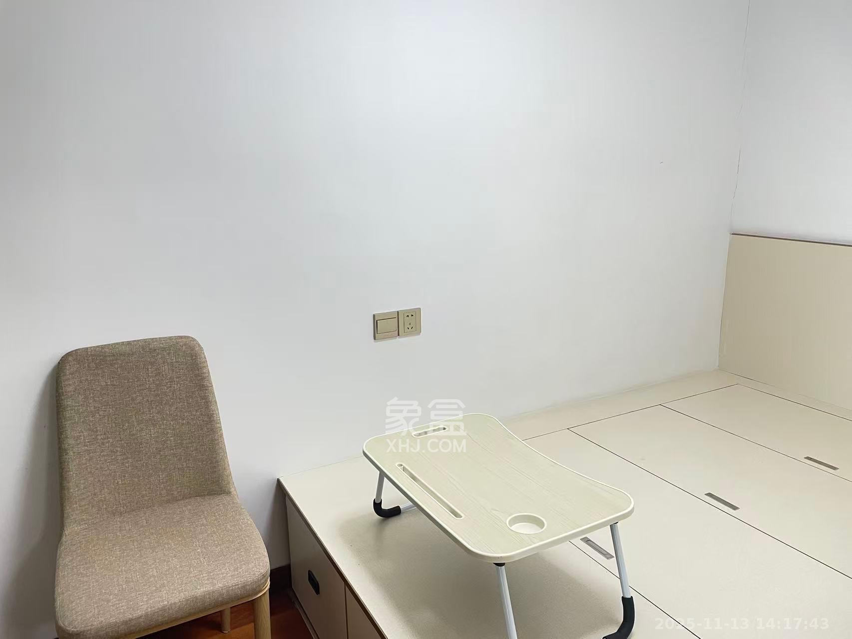 东盈商业广场(华泉城市广场) 1室1厅1卫 2200.0元/月 东盈商业广场(华泉城市广场) 1室1厅1卫 2200.0元/月室内图