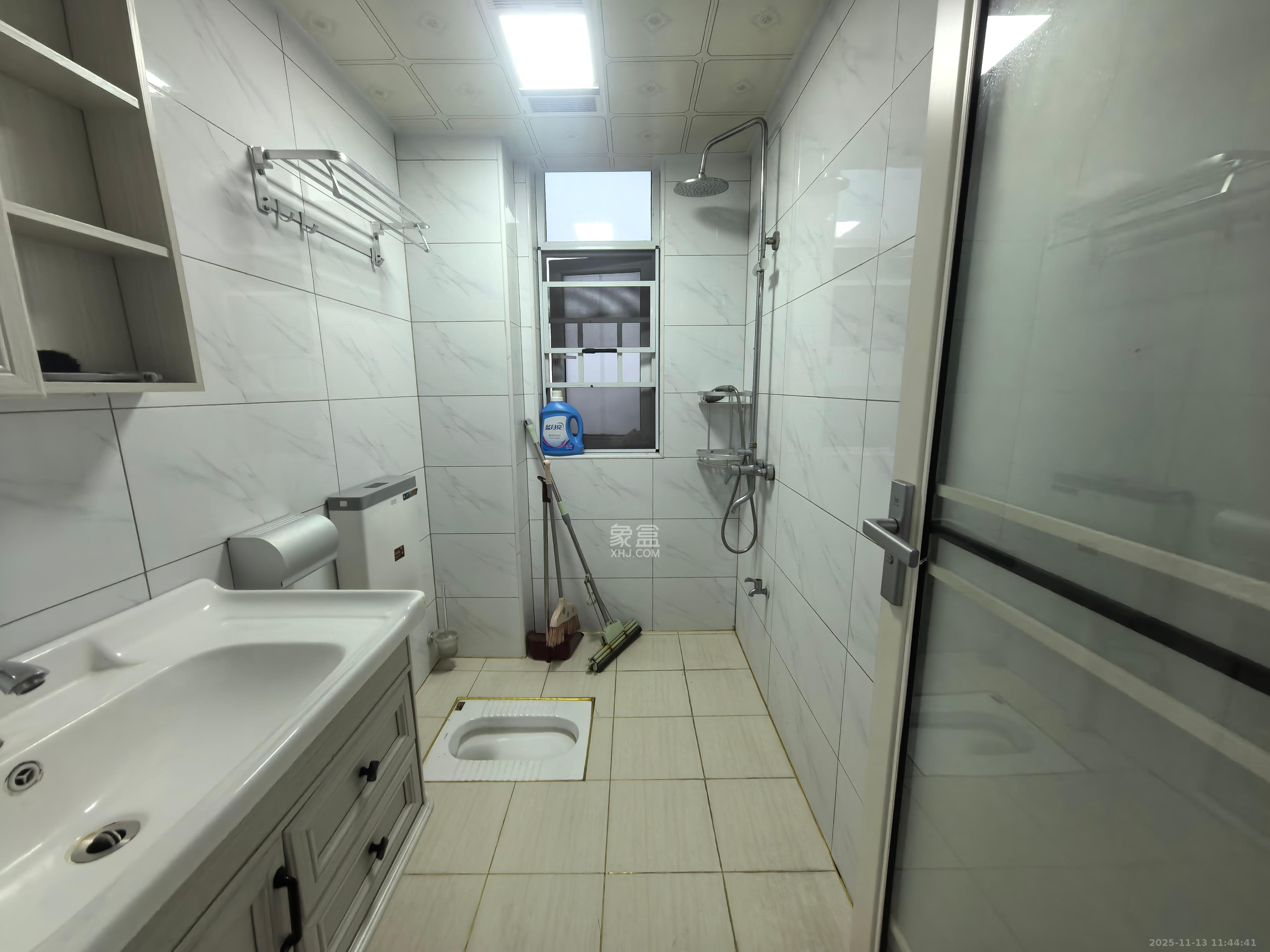 和悦城(蟠龙景苑) 3室2厅1卫 1800.0元/月 和悦城(蟠龙景苑) 3室2厅1卫 1800.0元/月室内图